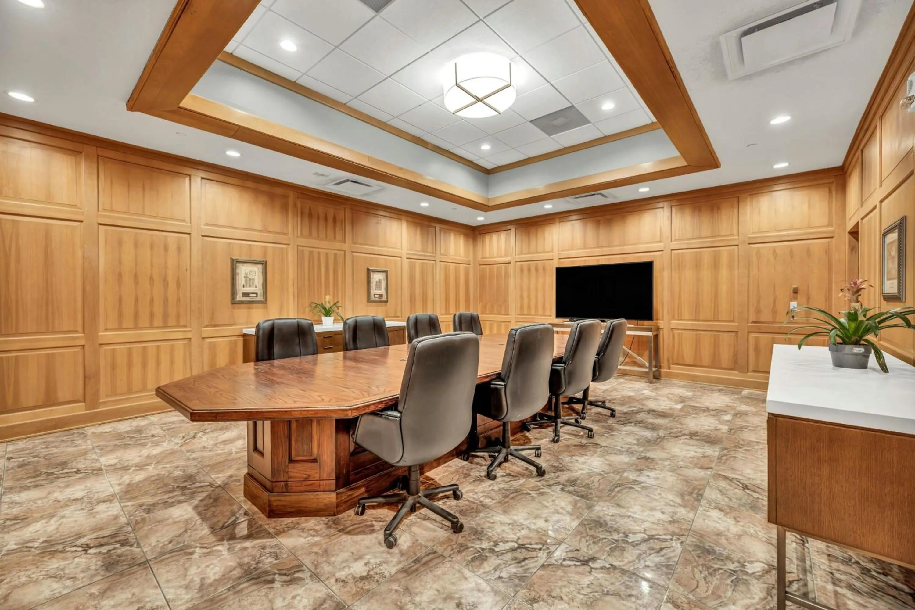 Meeting/conference room in Delta Hotels by Marriott Mount Pleasant