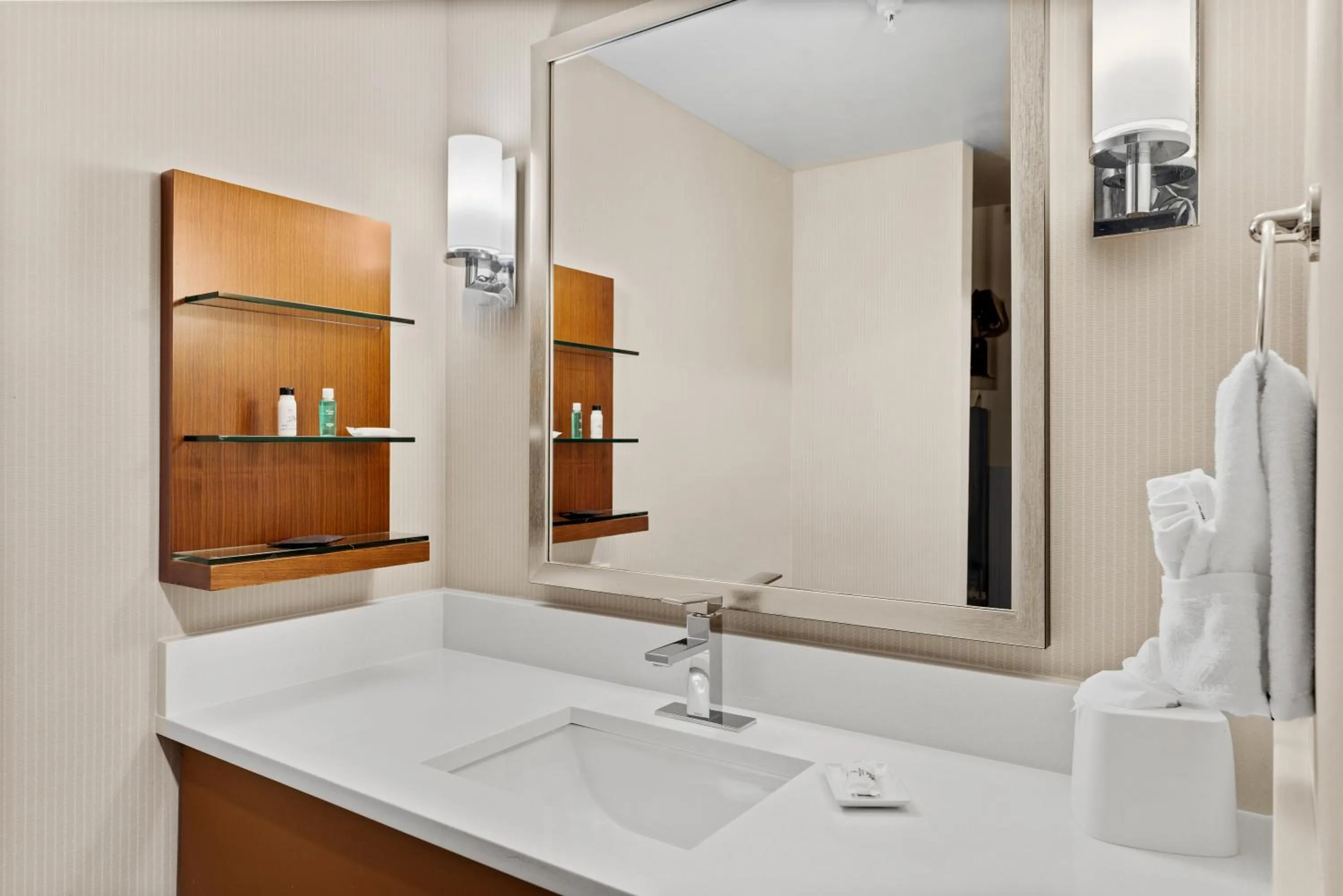 Bathroom in Delta Hotels by Marriott Mount Pleasant