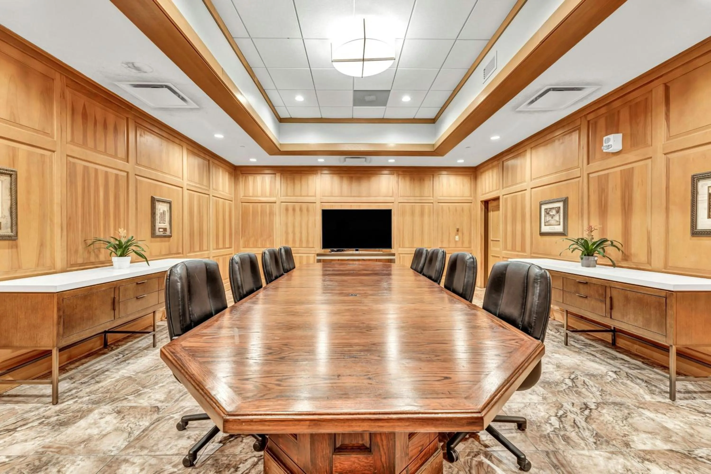 Meeting/conference room in Delta Hotels by Marriott Mount Pleasant