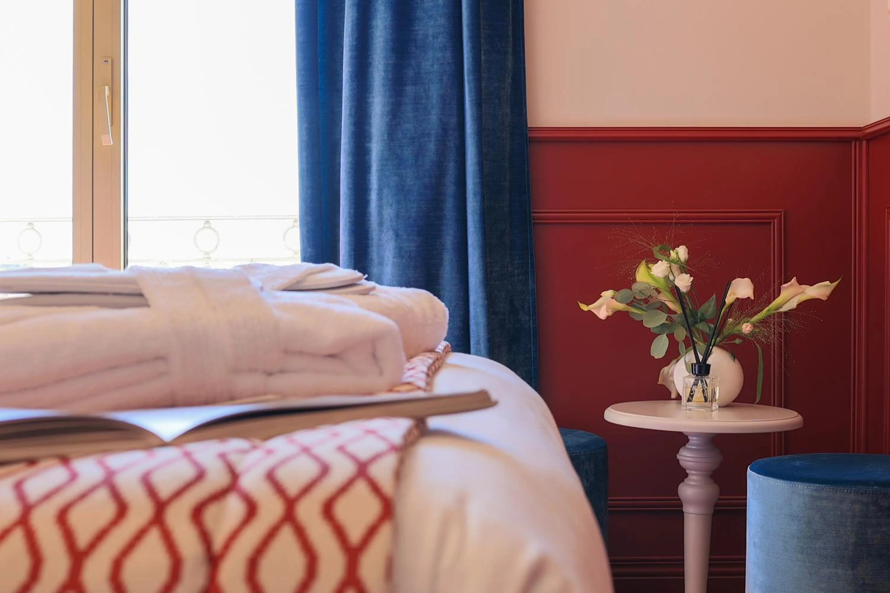 Bed in Hôtel Petit Palais