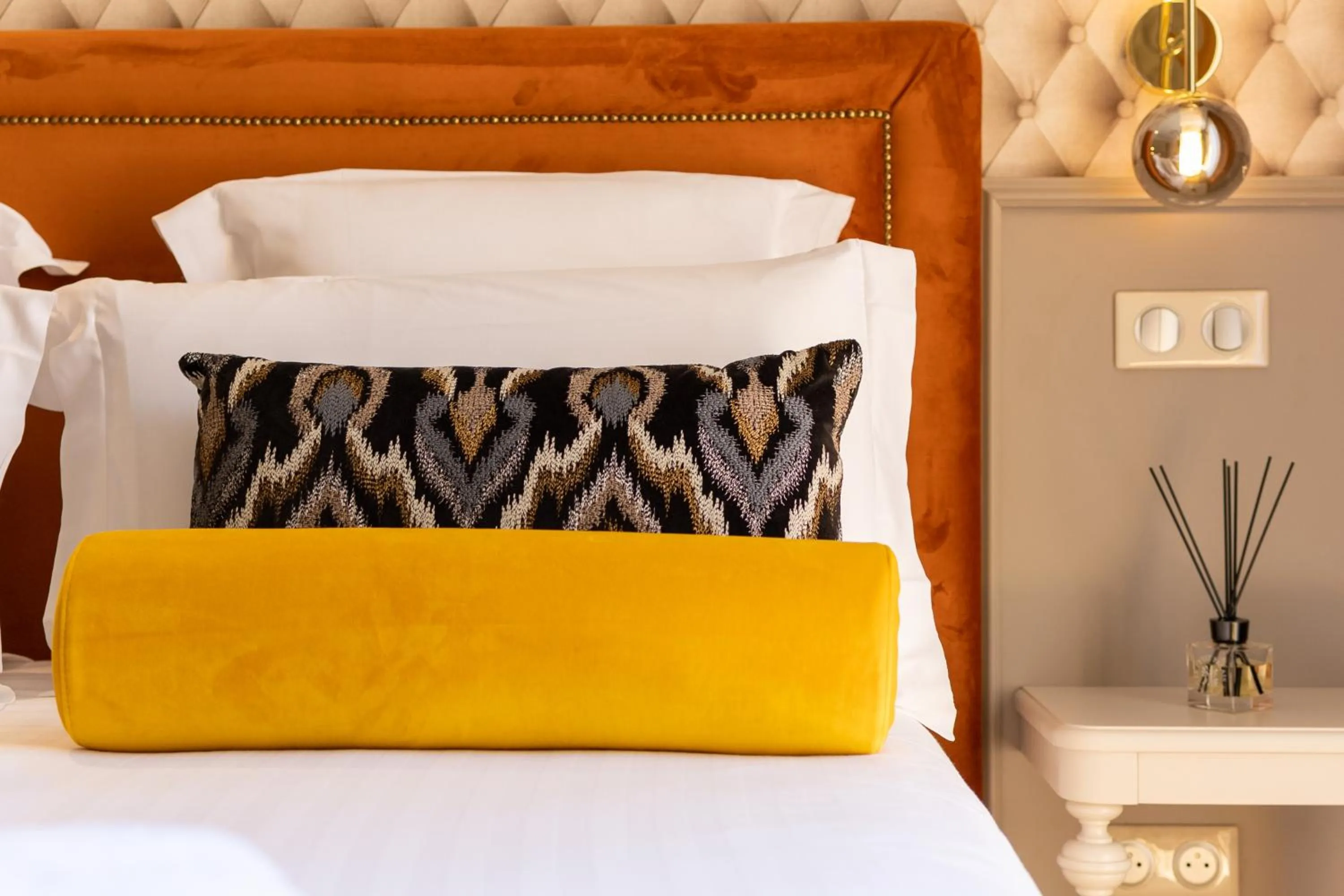 Bed in Hôtel Petit Palais