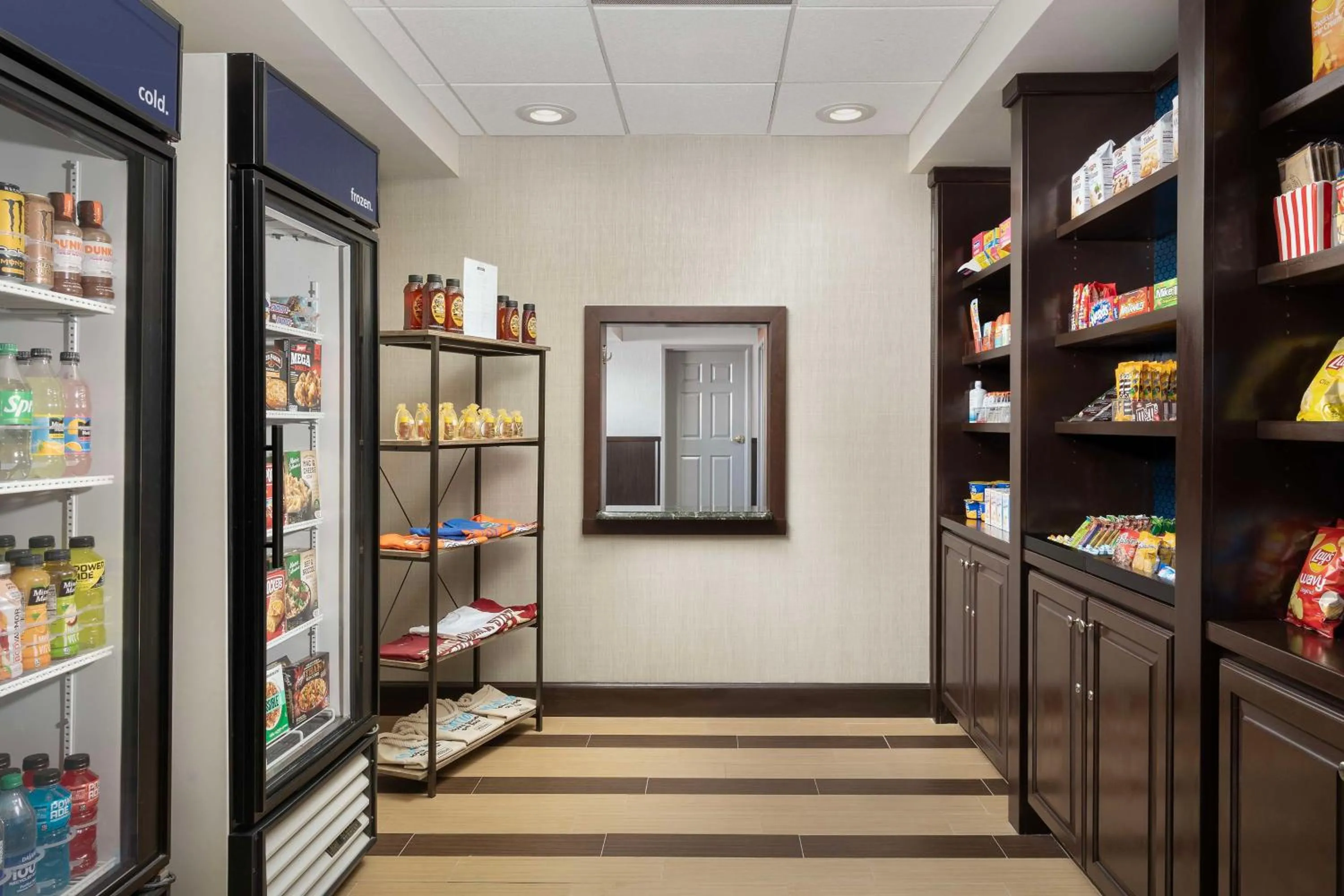 Restaurant/places to eat in Hampton Inn & Suites Lake City