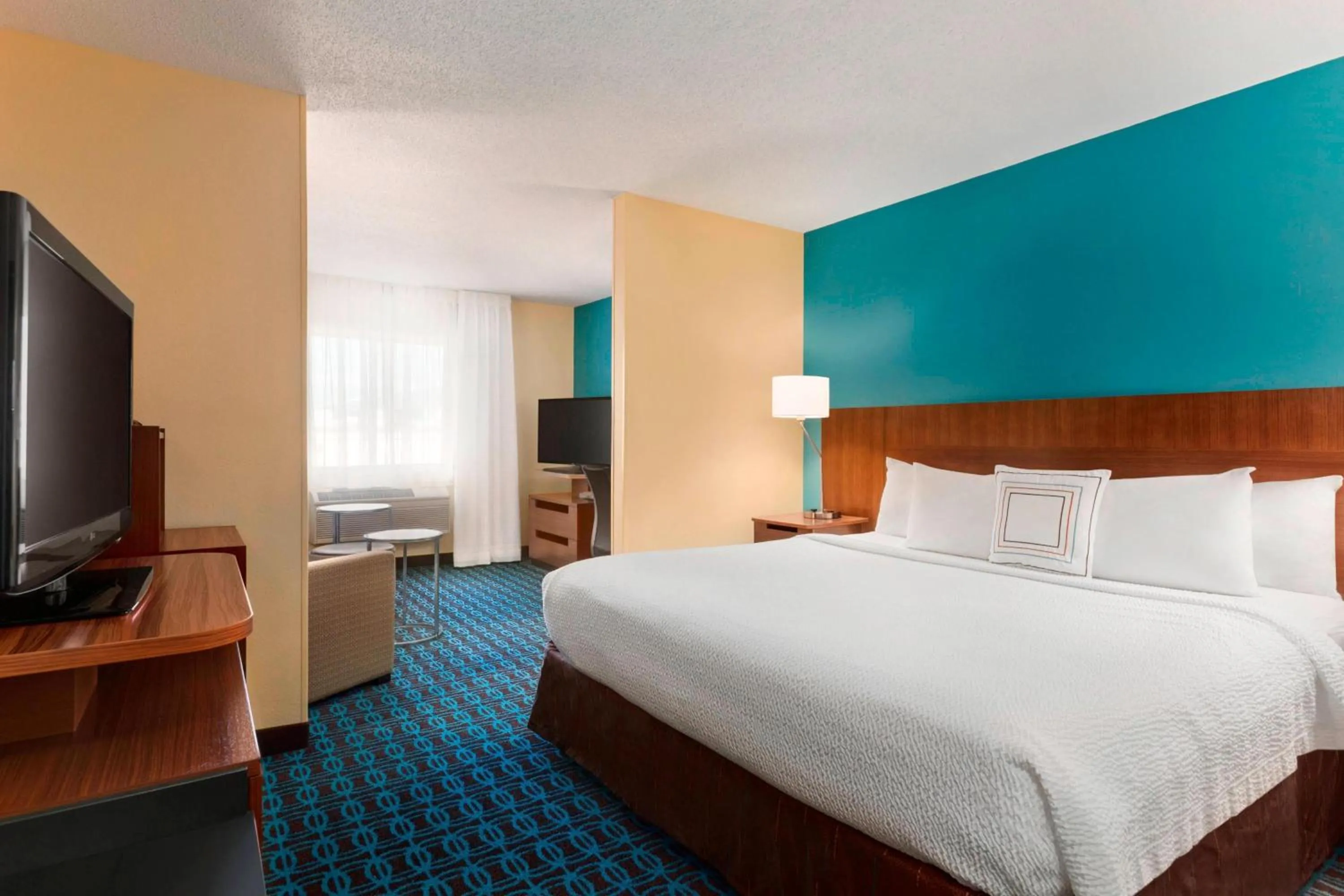 Bedroom, Bed in Fairfield Inn & Suites by Marriott Mankato