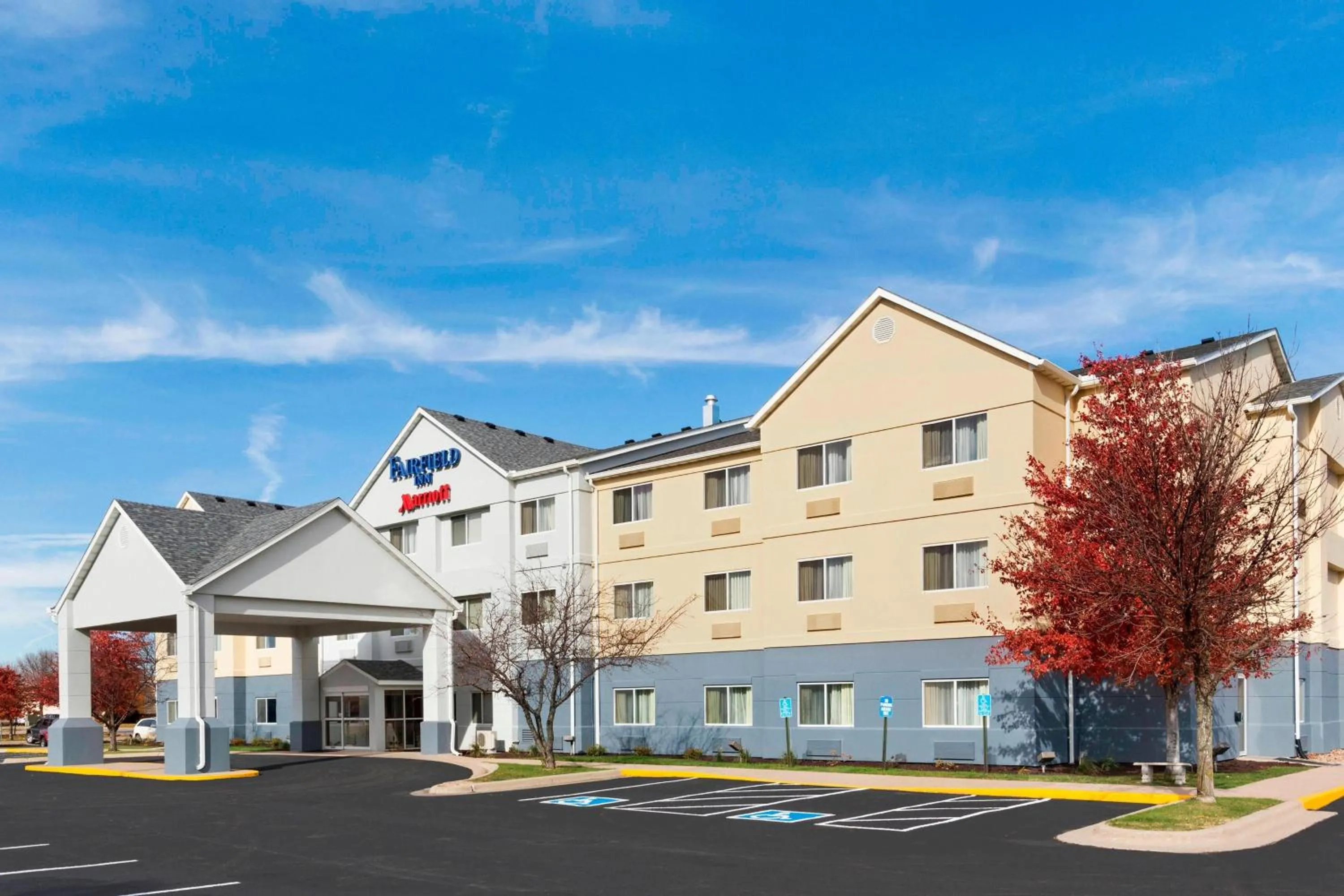 Property building in Fairfield Inn & Suites by Marriott Mankato