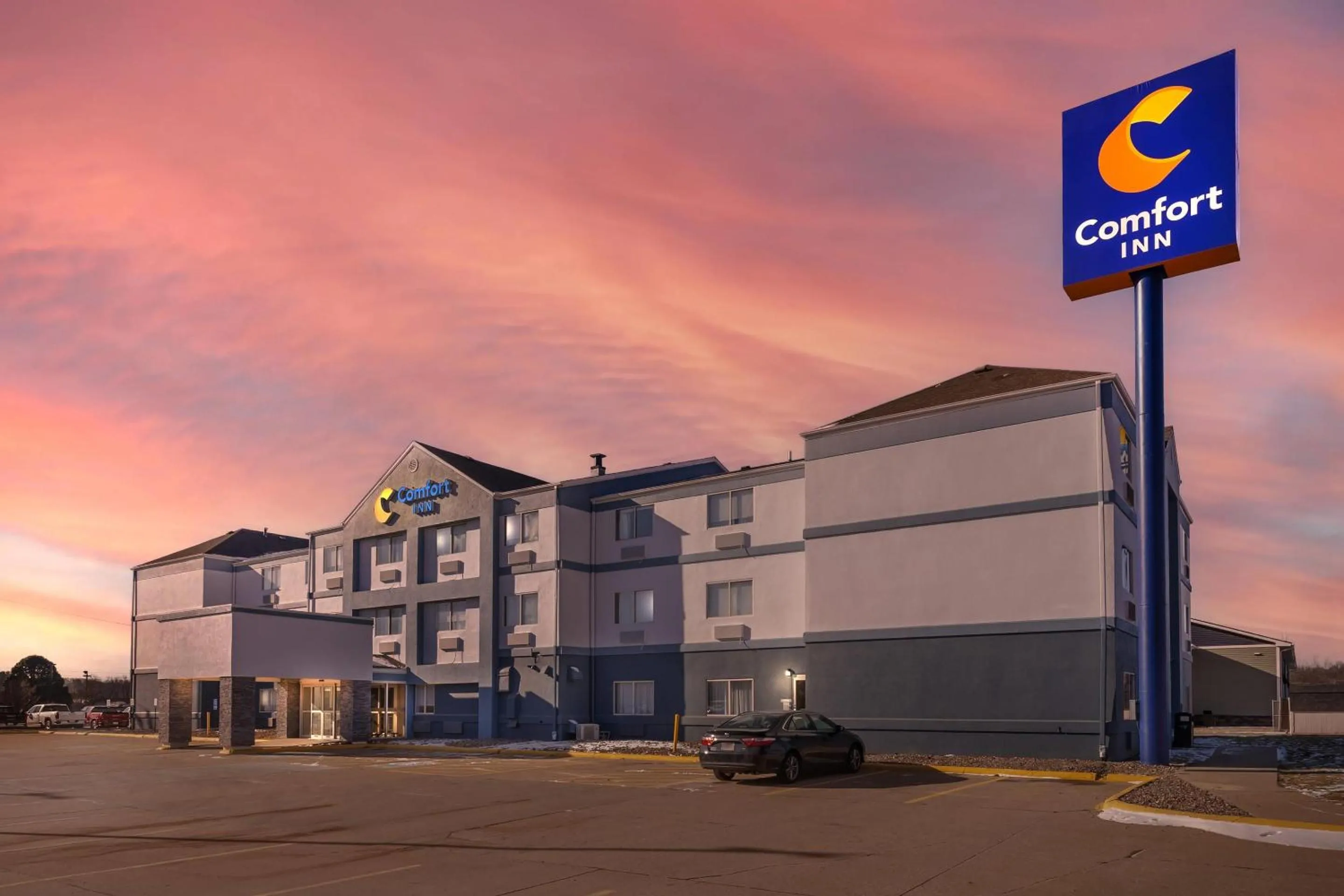 Property building in Comfort Inn Davenport East - Bettendorf