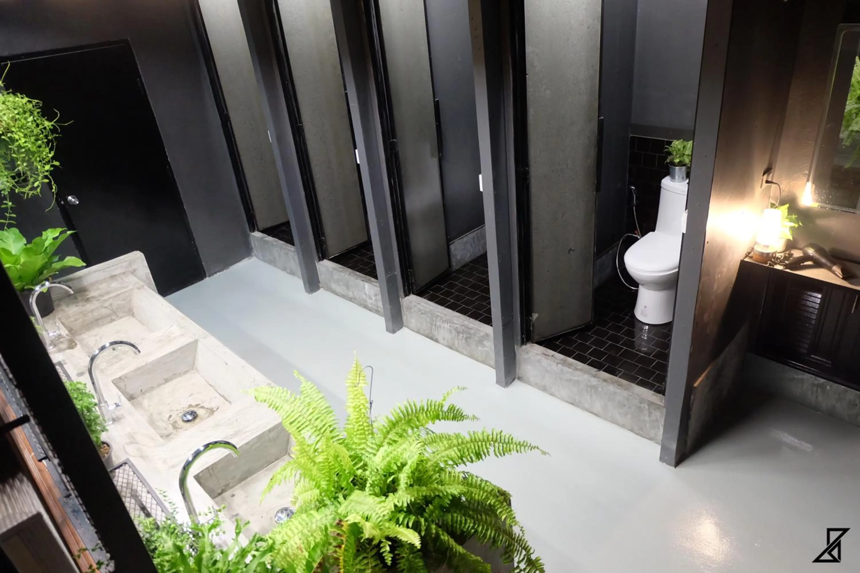 Bathroom in Hugger Hostel