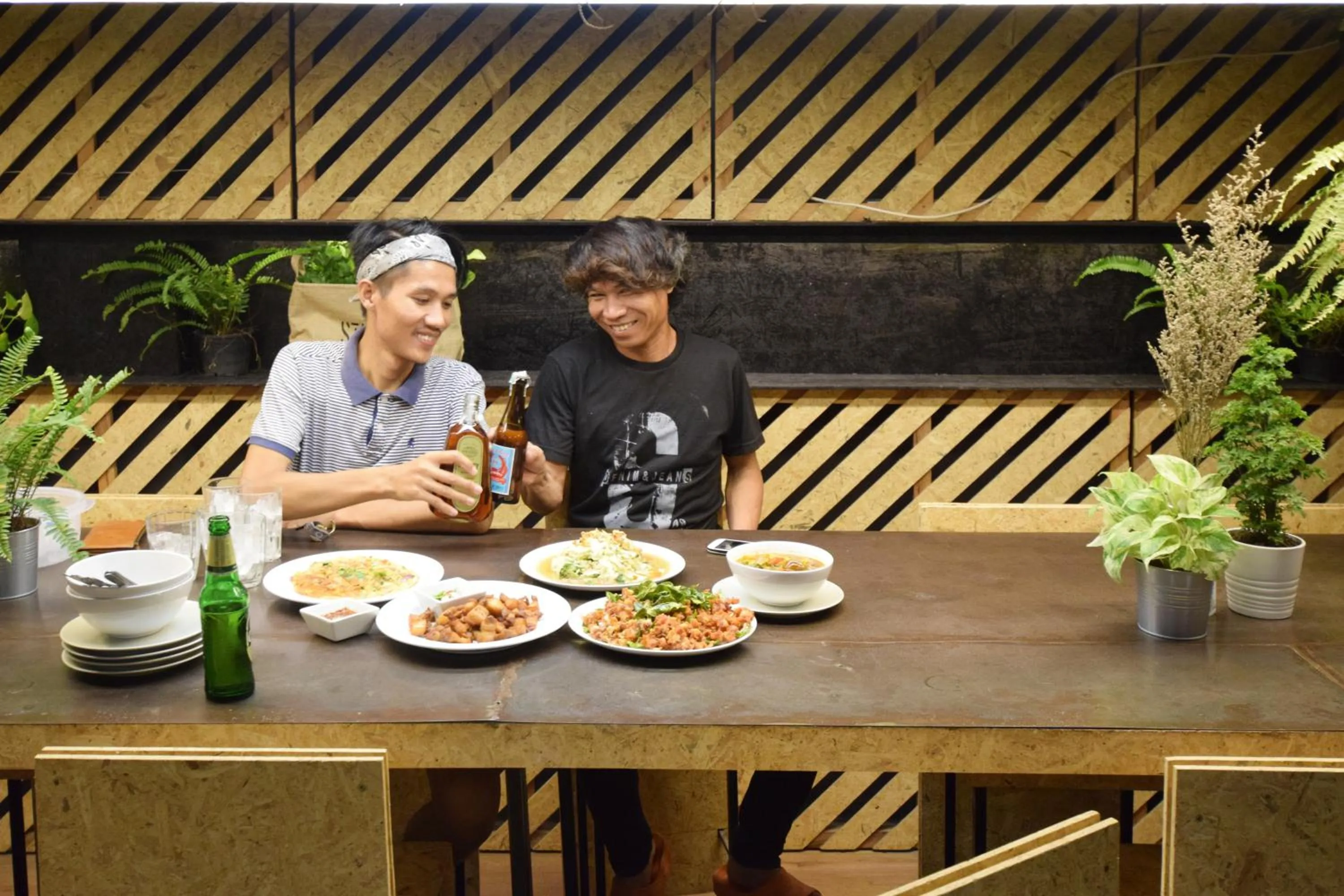 Restaurant/places to eat in Hugger Hostel