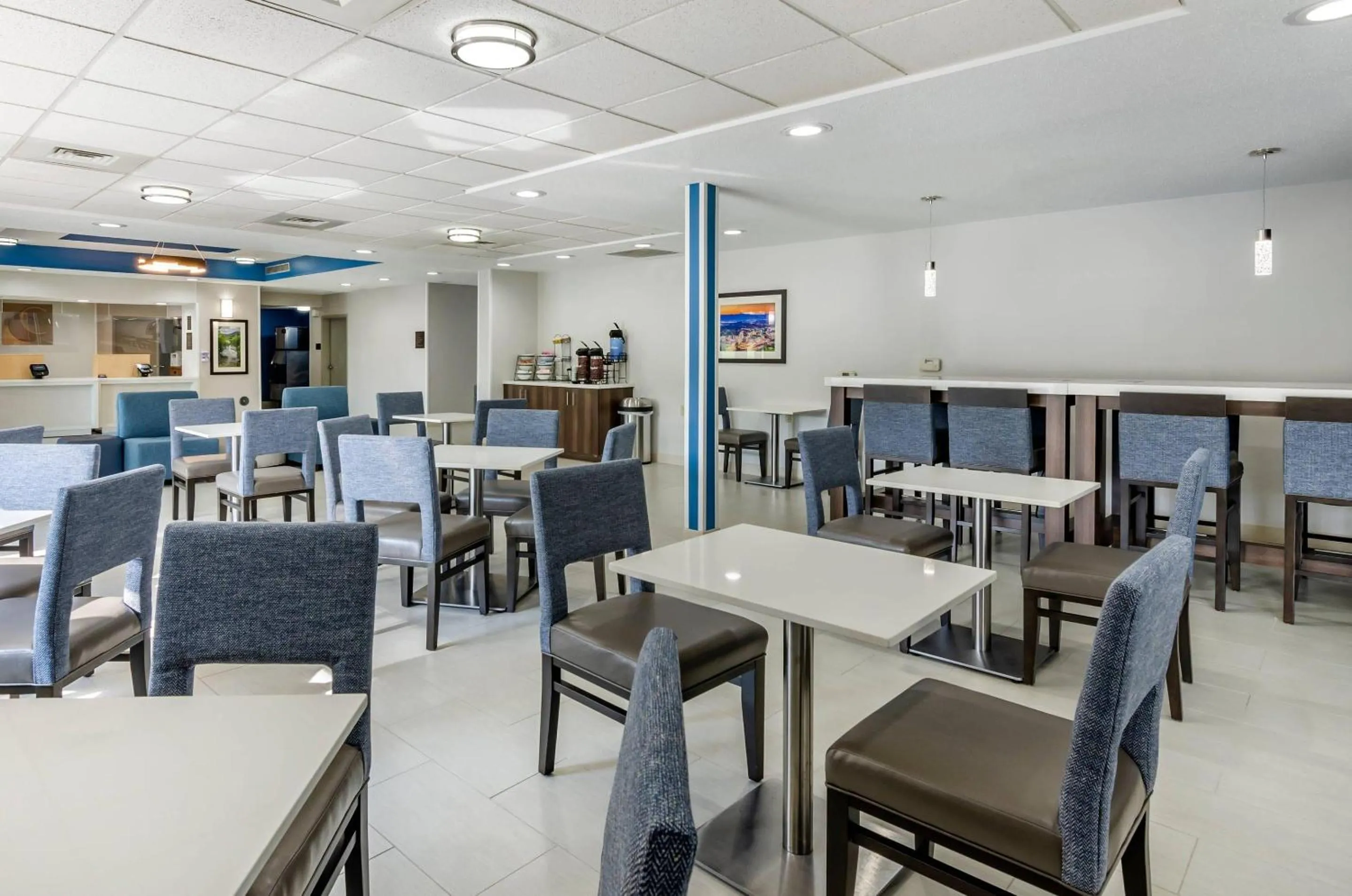 Breakfast in Comfort Inn & Suites Troutville-Roanoke North