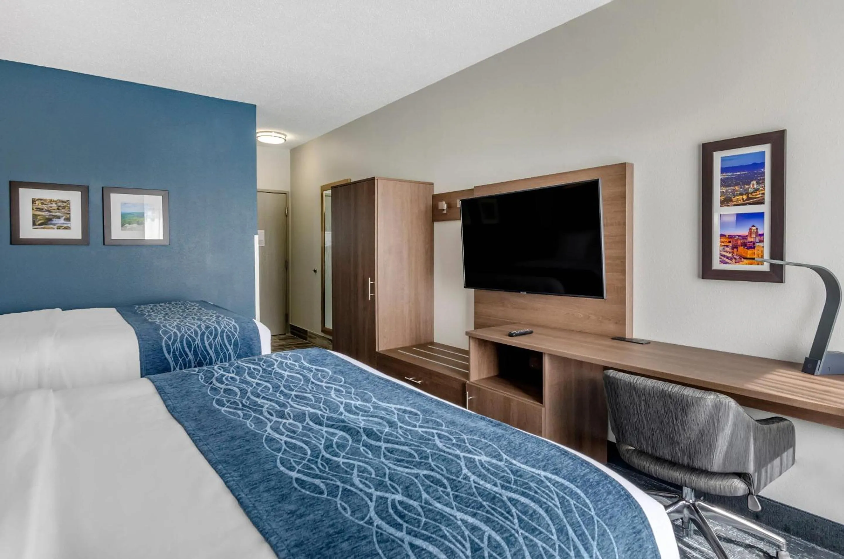 Bedroom, Bed in Comfort Inn & Suites Troutville-Roanoke North