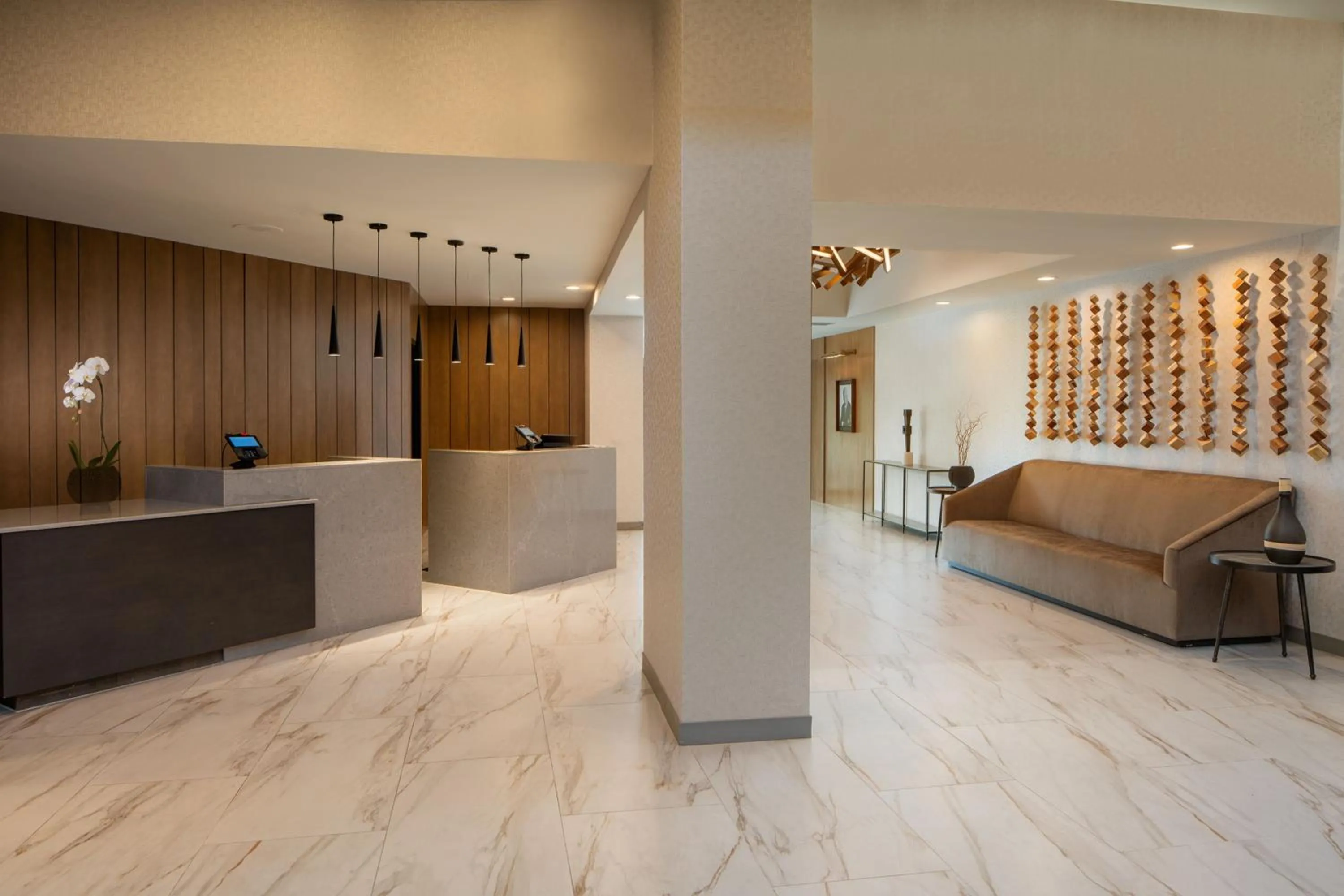 Lobby or reception in Mobile Marriott