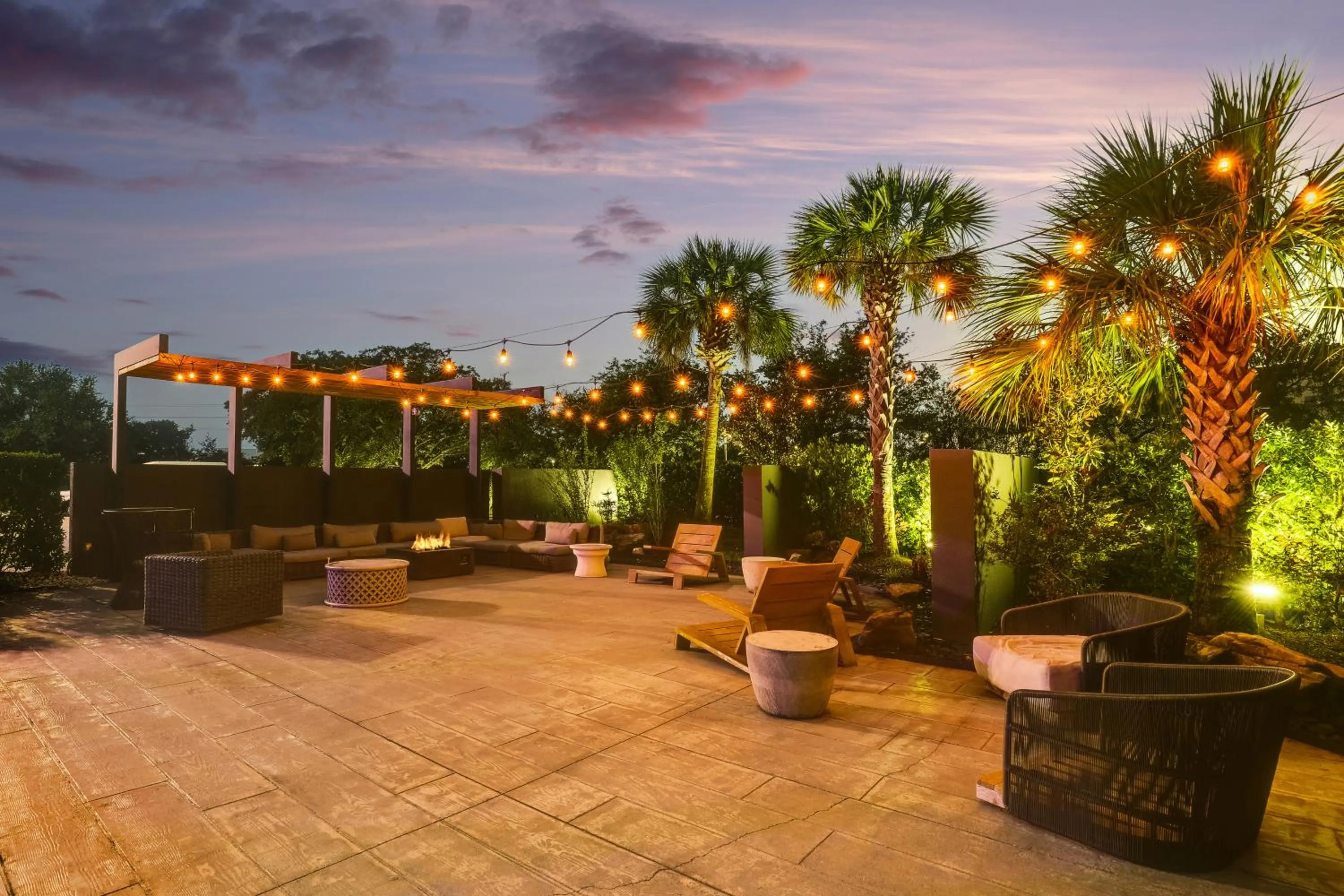 Patio in Mobile Marriott