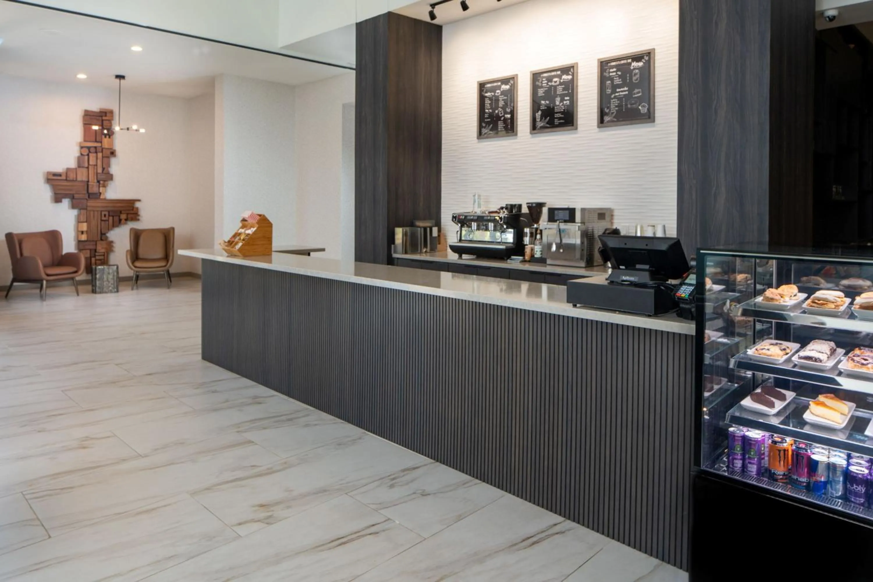 Restaurant/places to eat in Mobile Marriott