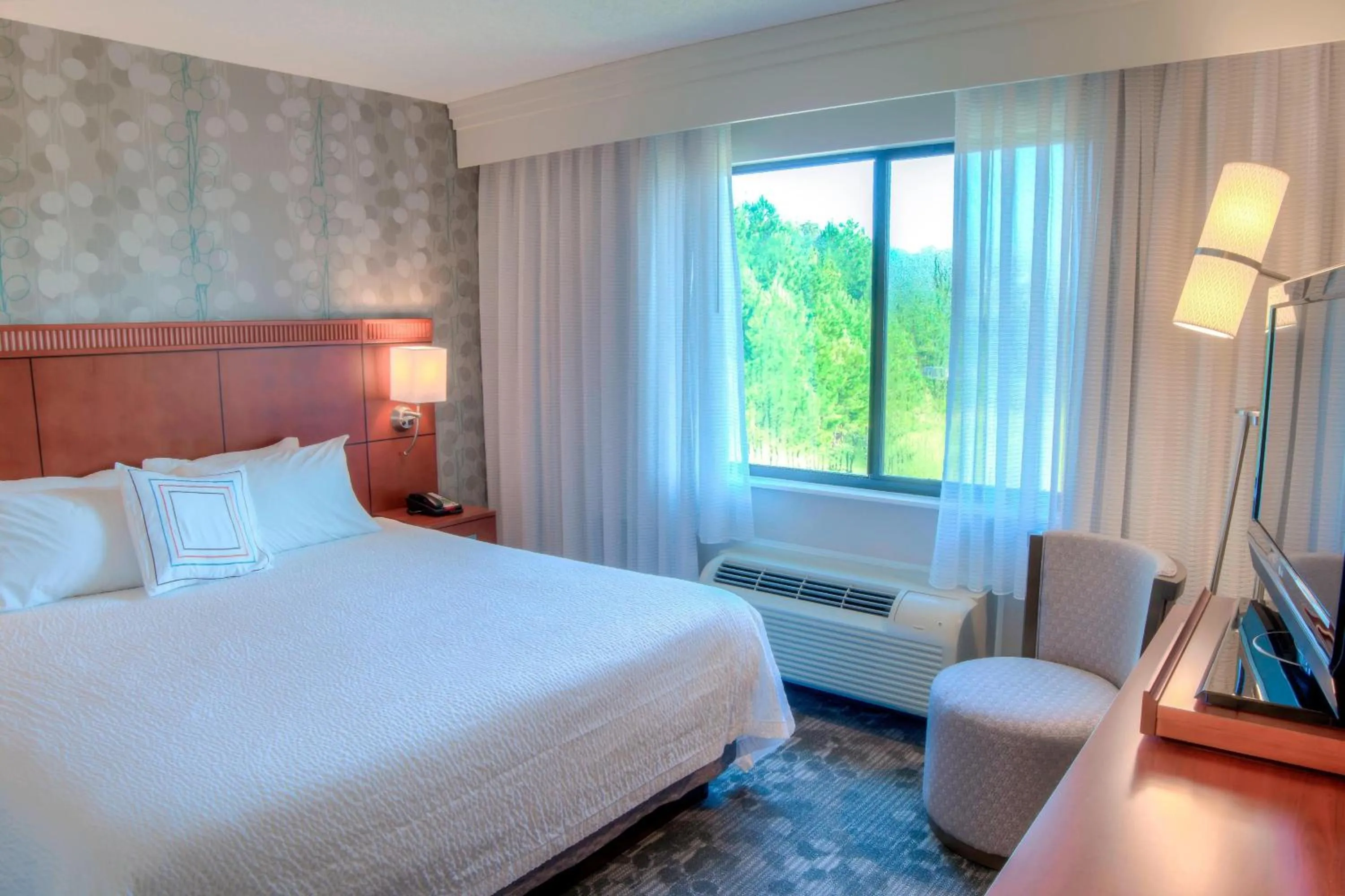 Bedroom, Bed in Courtyard Mobile Spanish Fort/Eastern Shore