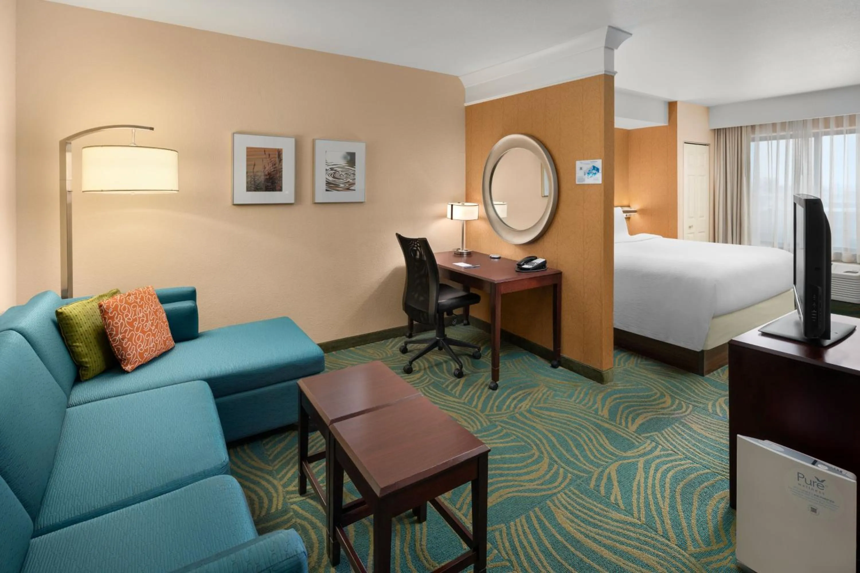 Photo of the whole room, Bed in SpringHill Suites by Marriott Modesto