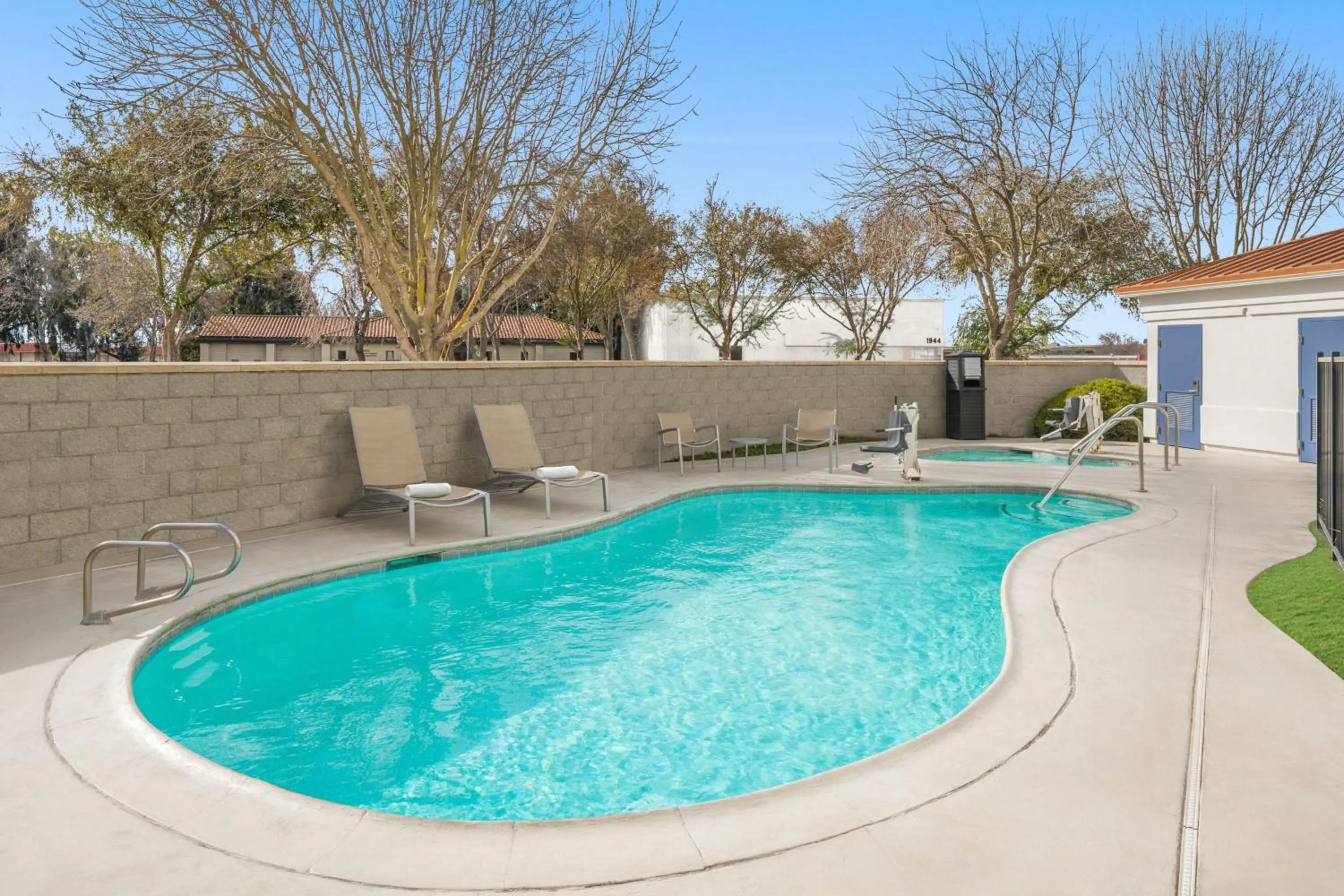 Swimming pool in SpringHill Suites by Marriott Modesto