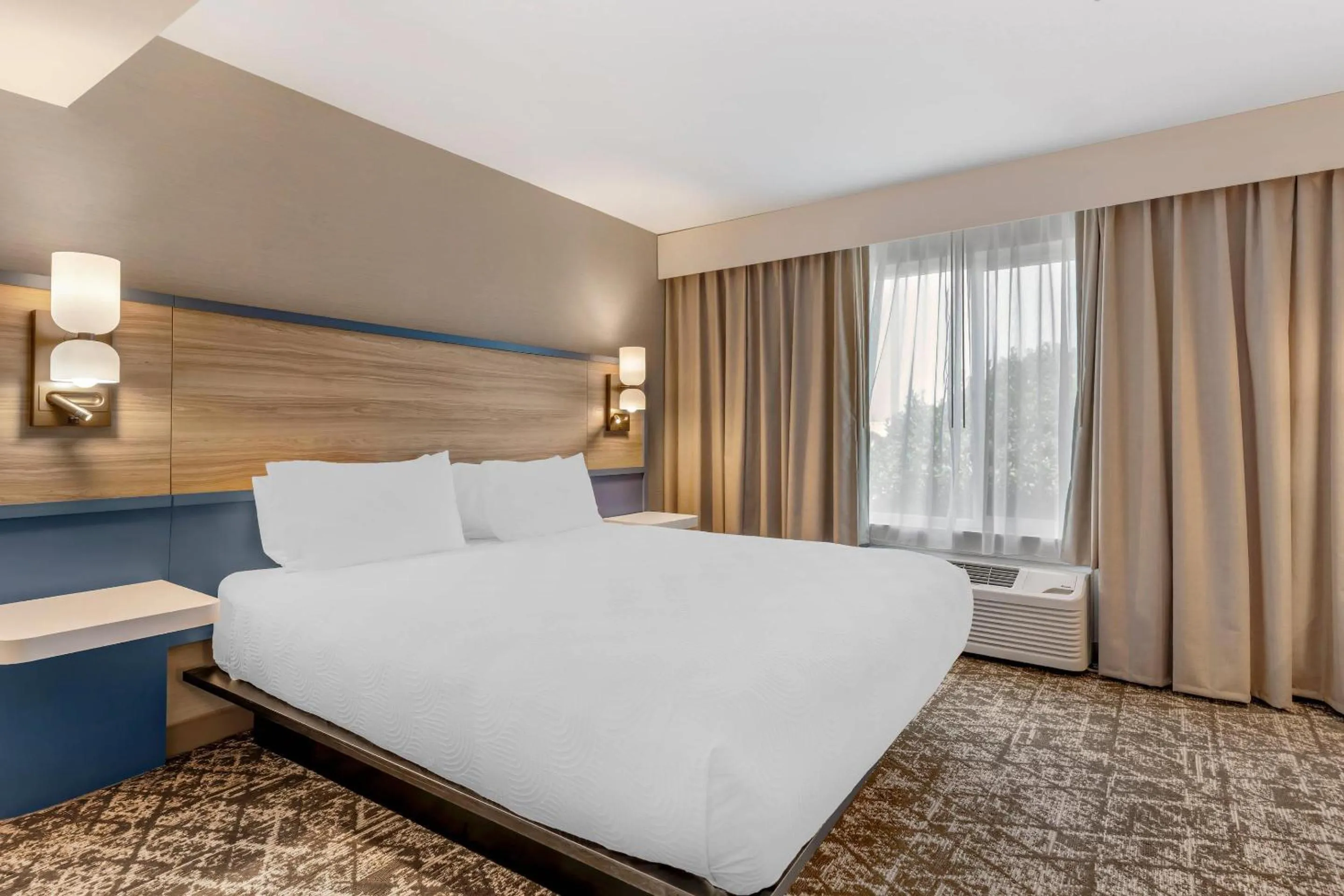 Bedroom, Bed in Country Inn & Suites by Radisson, Modesto-Salida