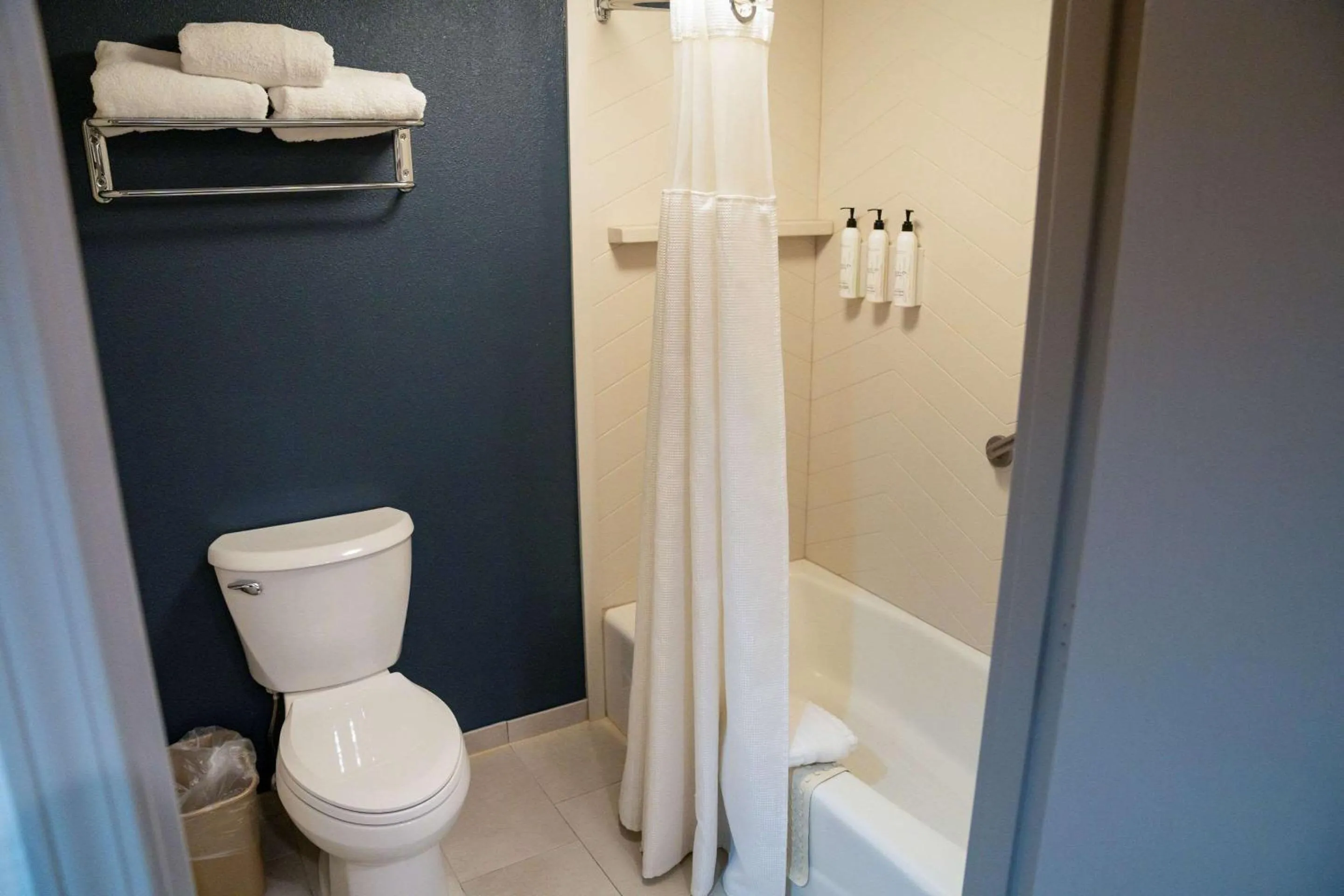 Bedroom in Fairfield Inn & Suites Modesto