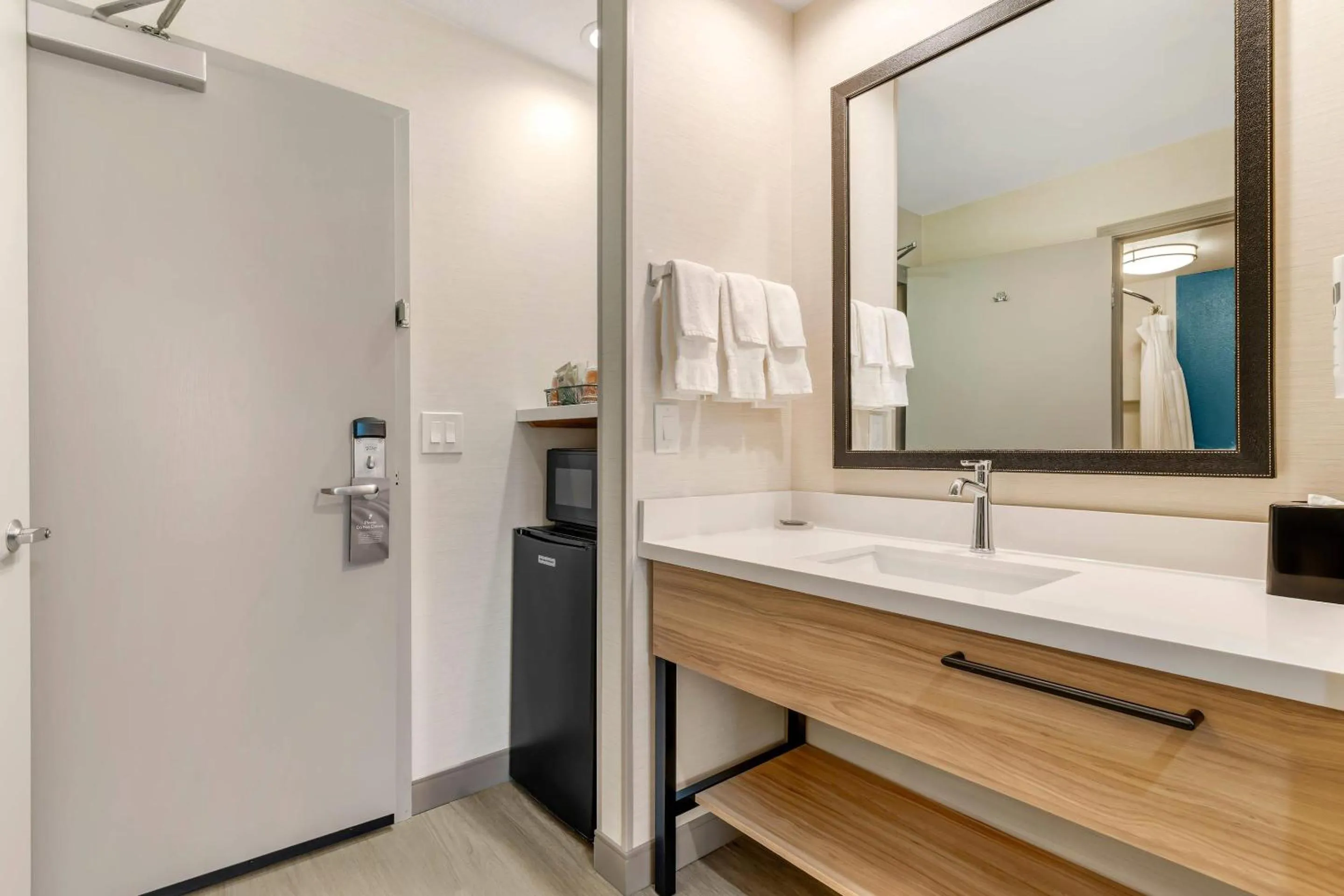 Bedroom in Country Inn & Suites by Radisson, Modesto-Salida