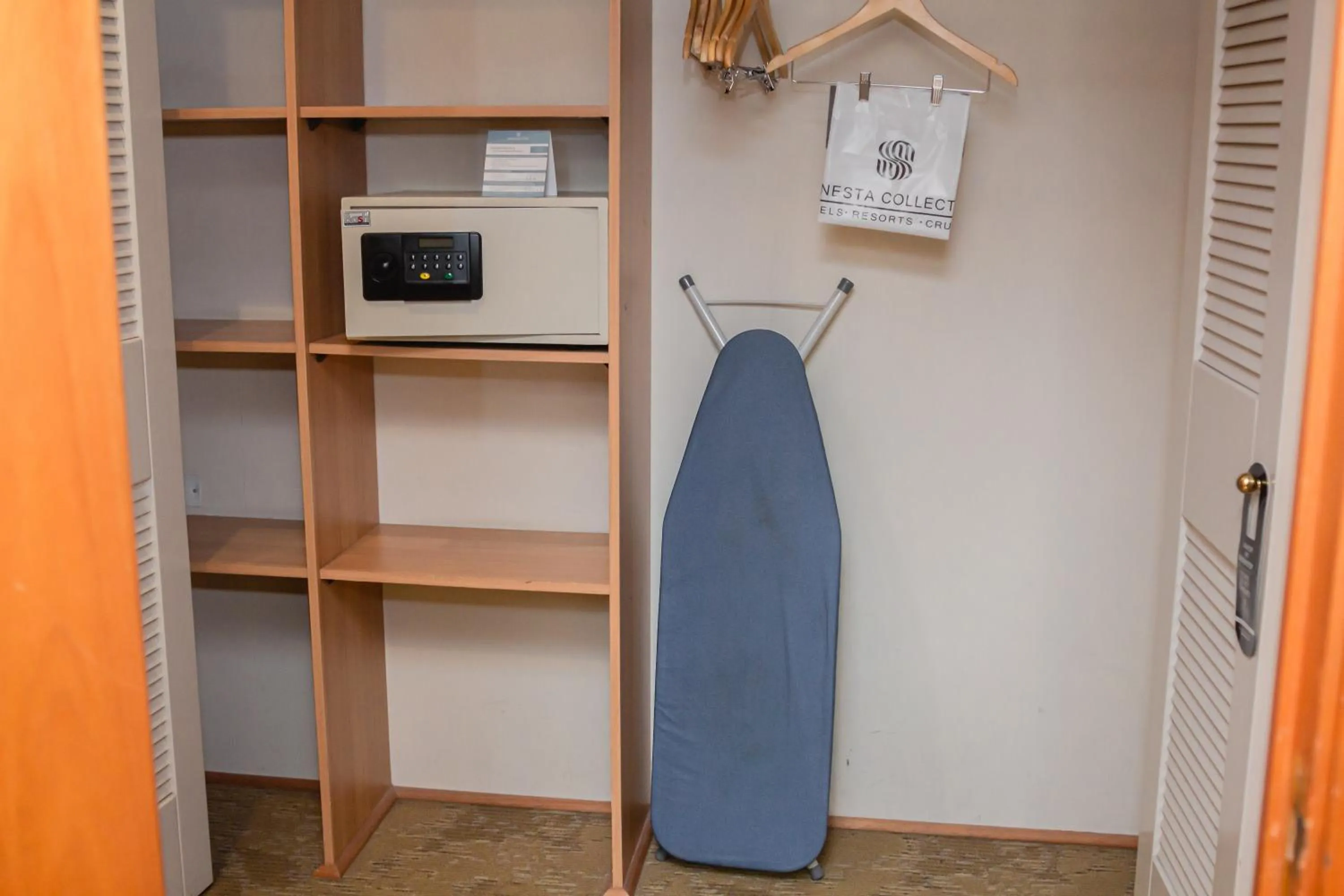 furniture in Sonesta Hotel Osorno