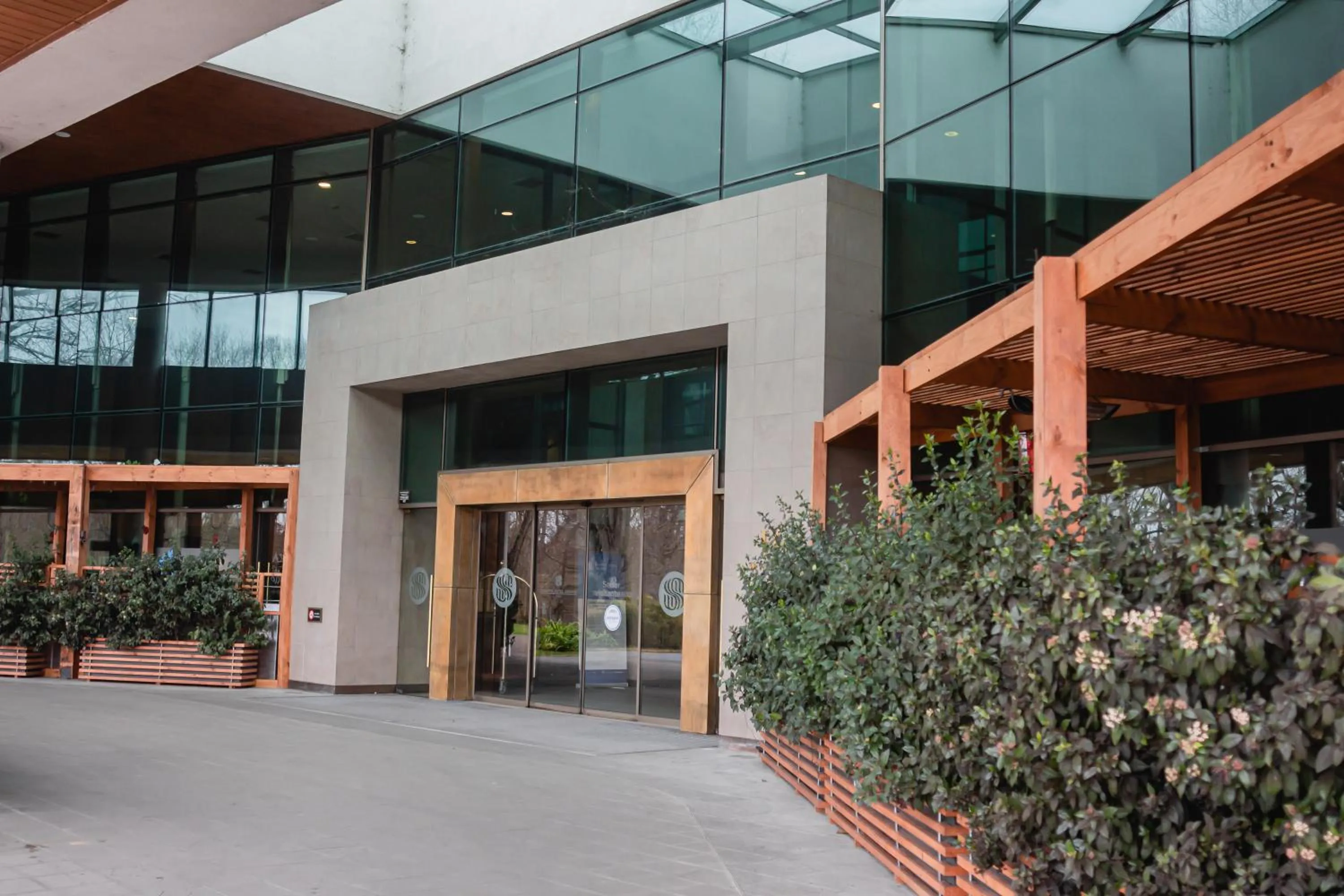 Facade/entrance in Sonesta Hotel Osorno