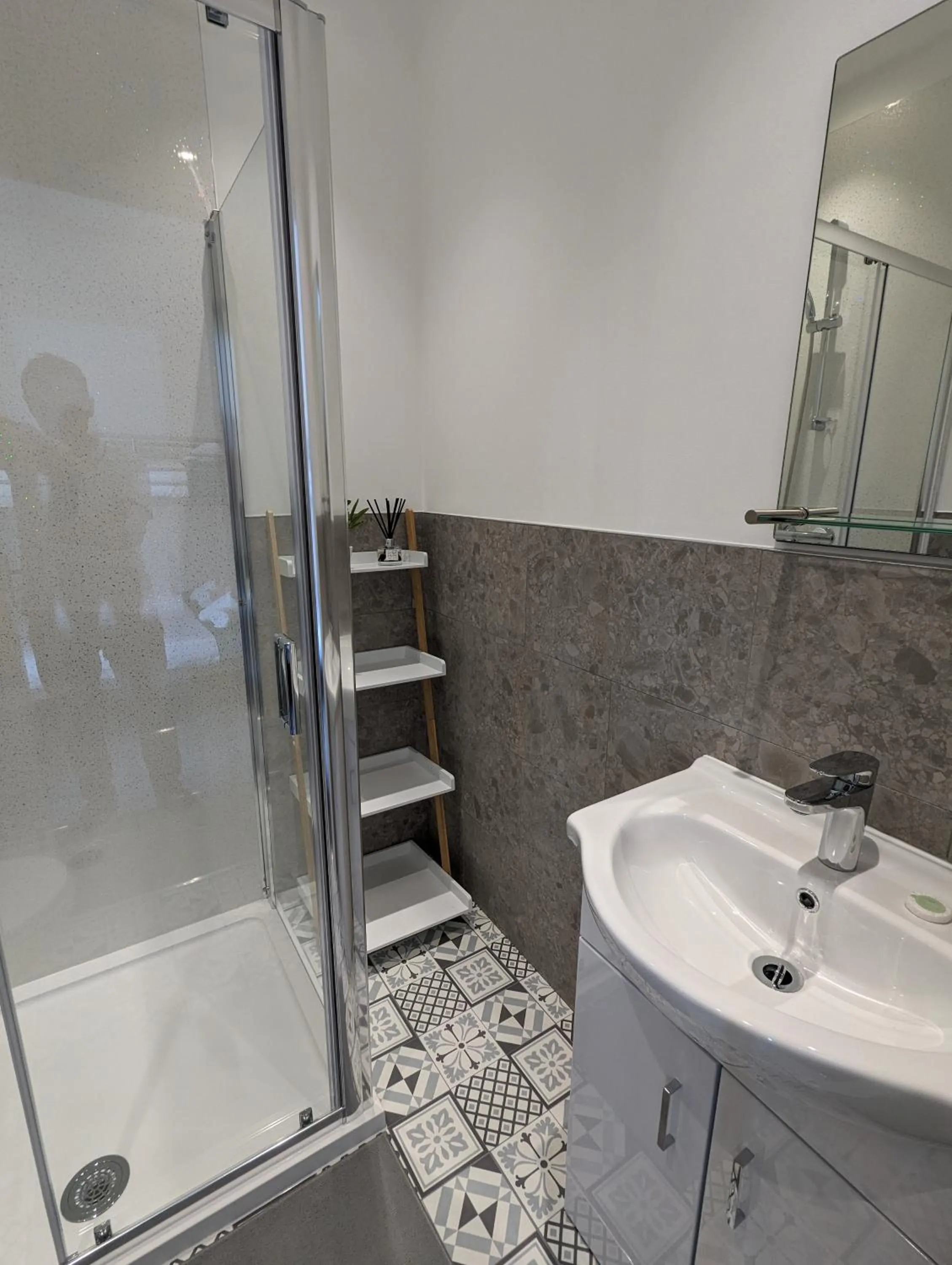 Shower in Acqua Beach Weymouth