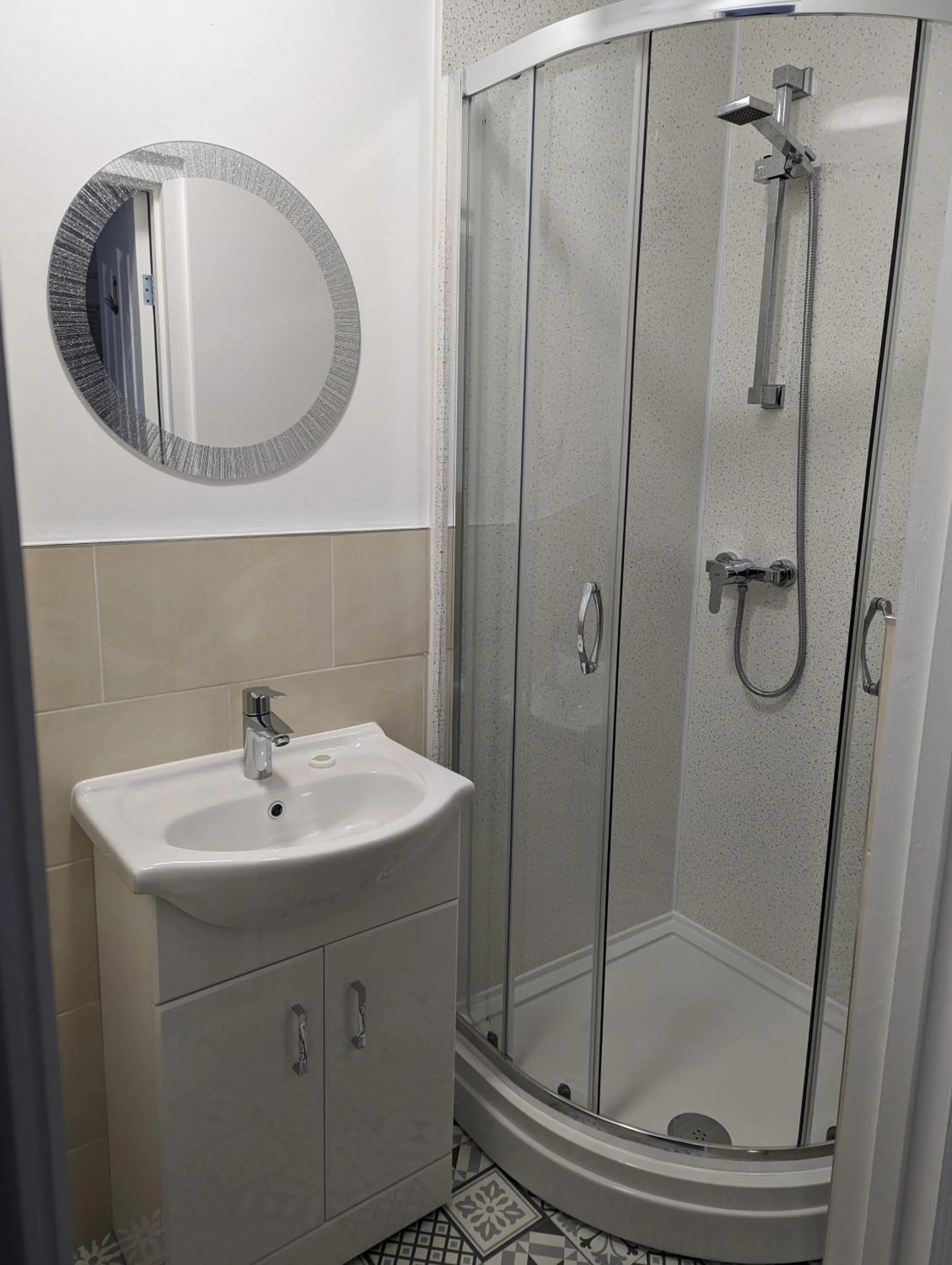 Shower in Acqua Beach Weymouth