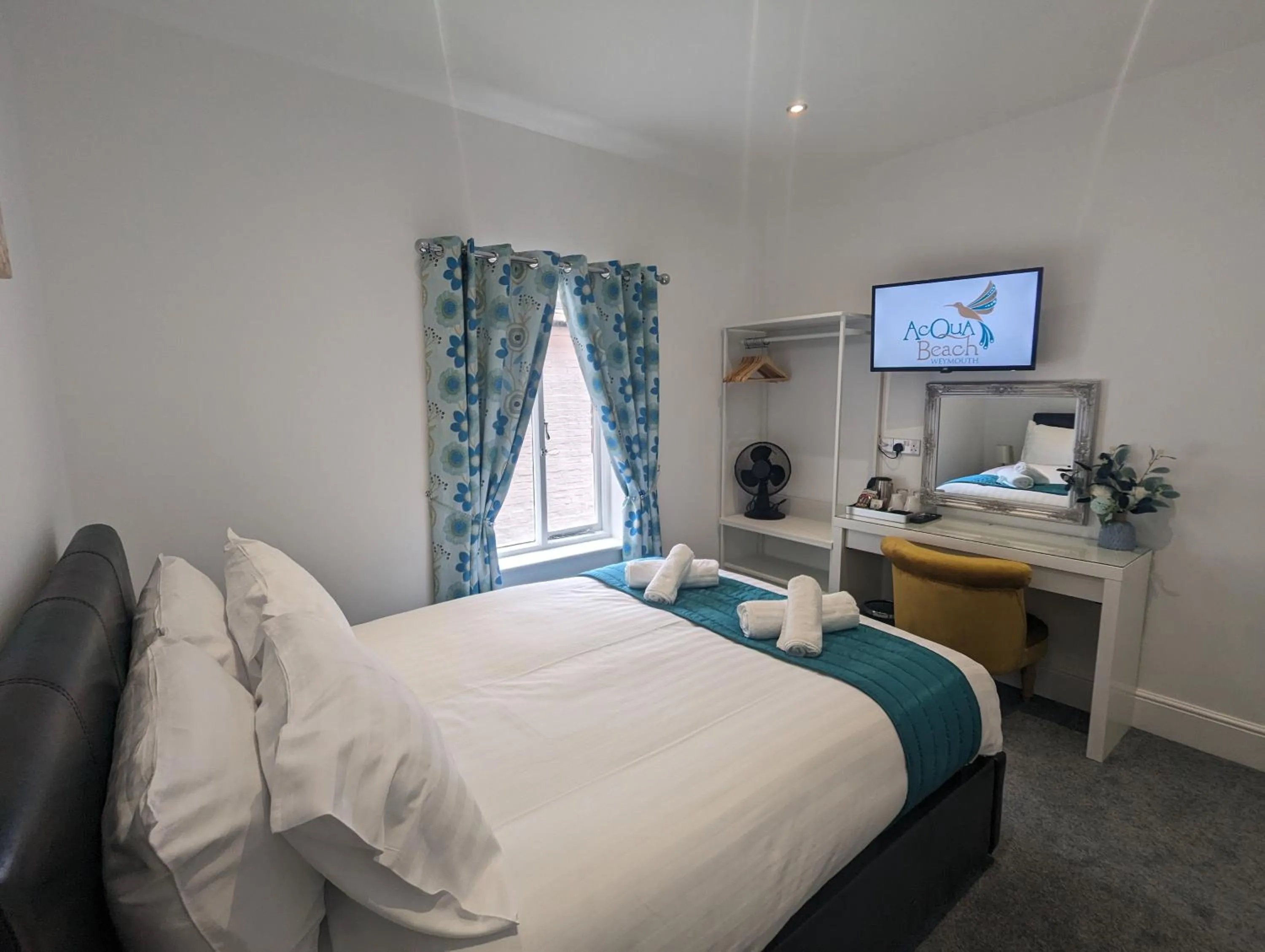 Bed in Acqua Beach Weymouth