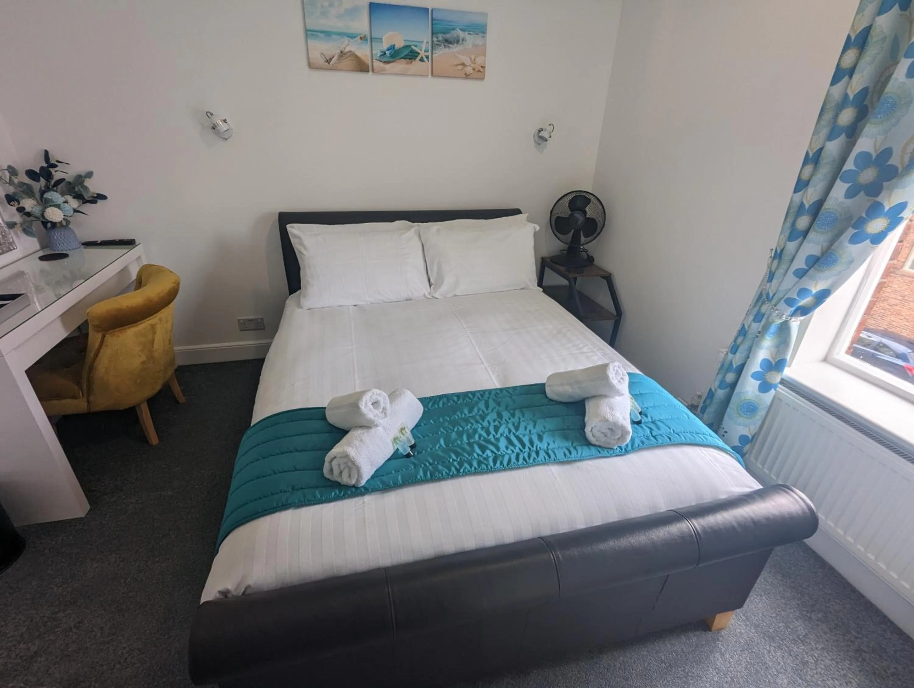 Bed in Acqua Beach Weymouth