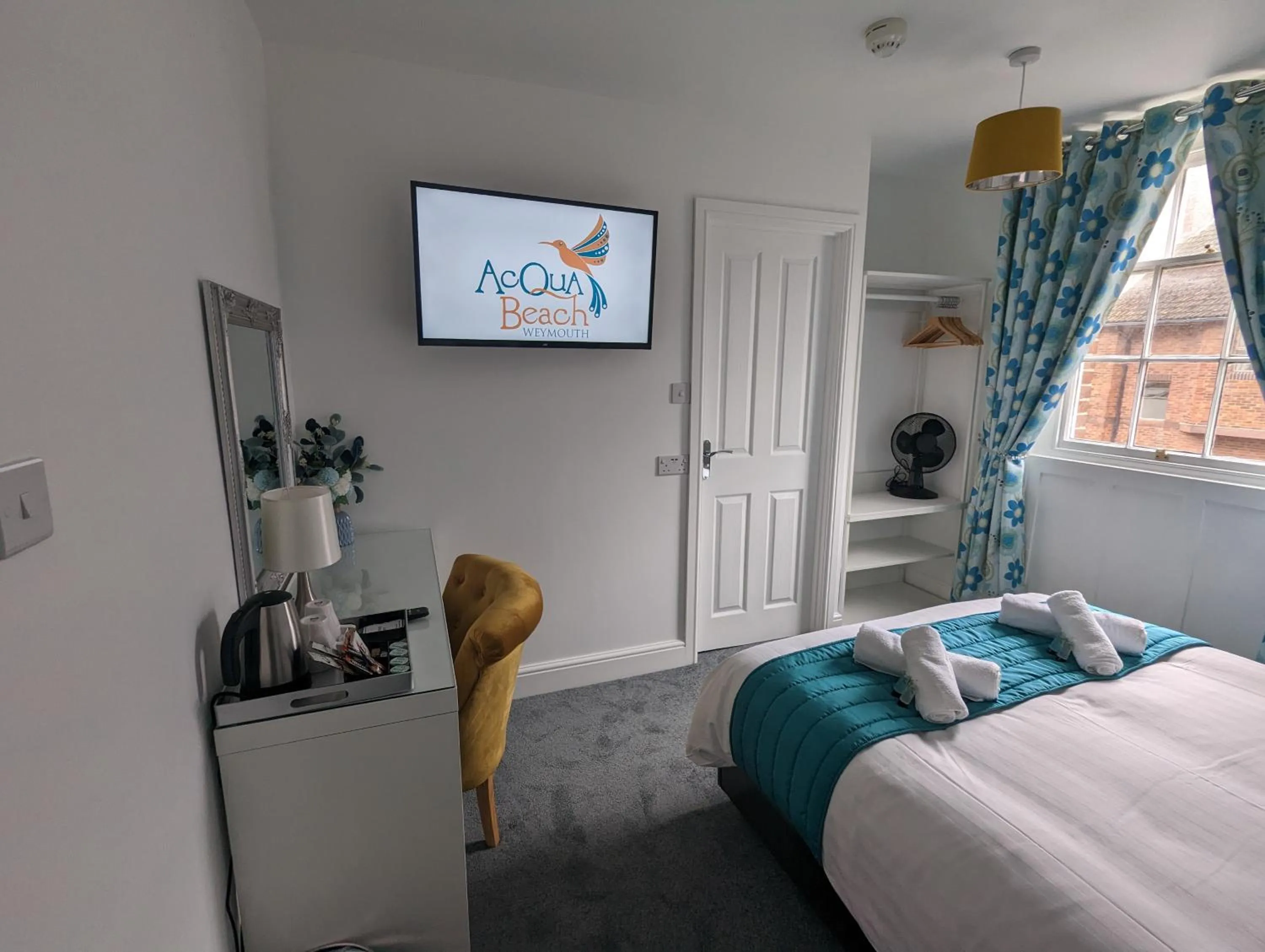 Bed in Acqua Beach Weymouth