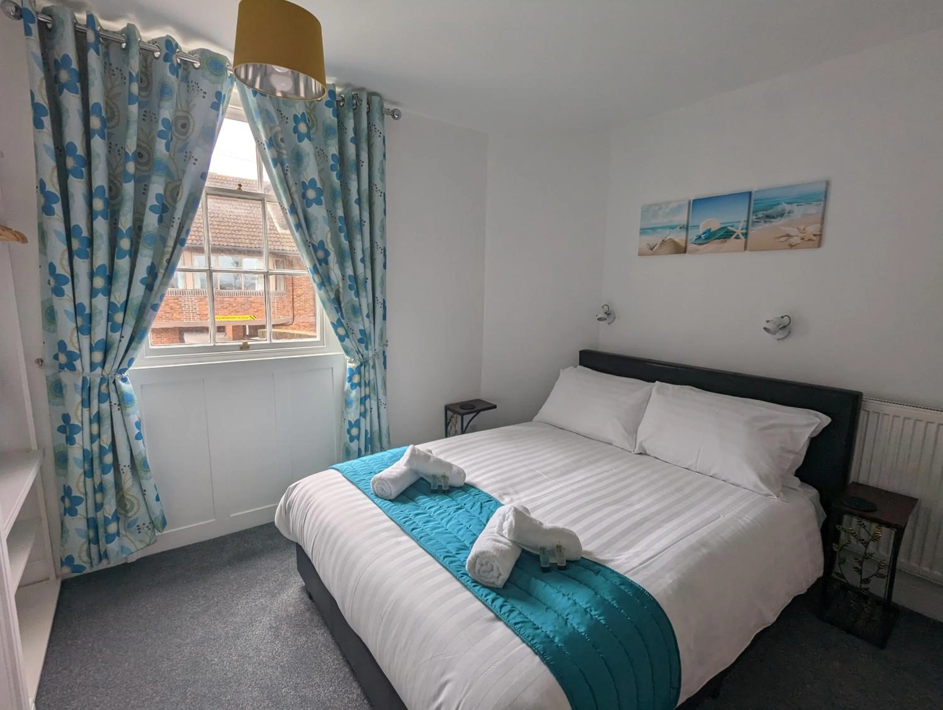 Bed in Acqua Beach Weymouth