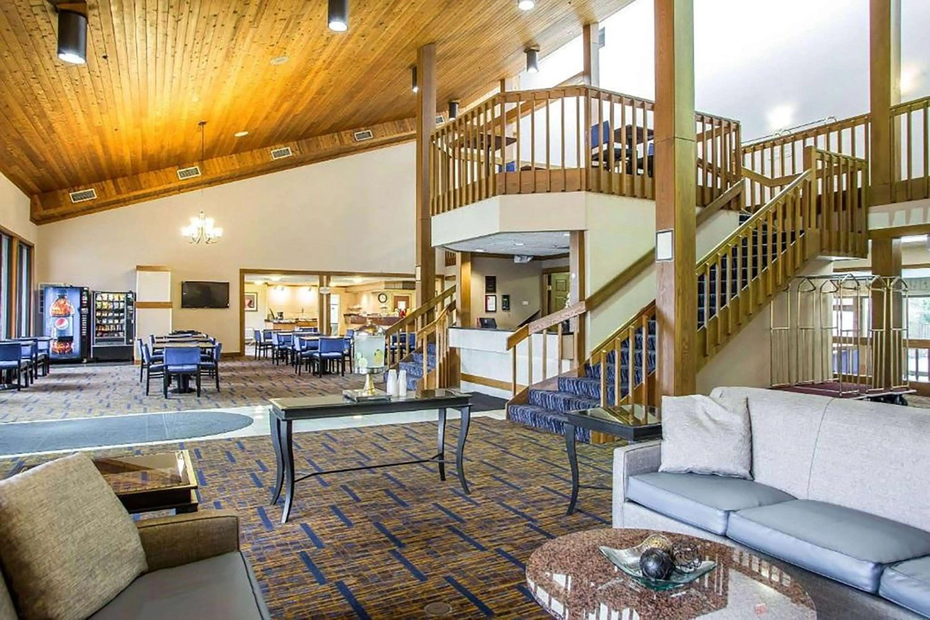 Lobby or reception in Clarion Inn