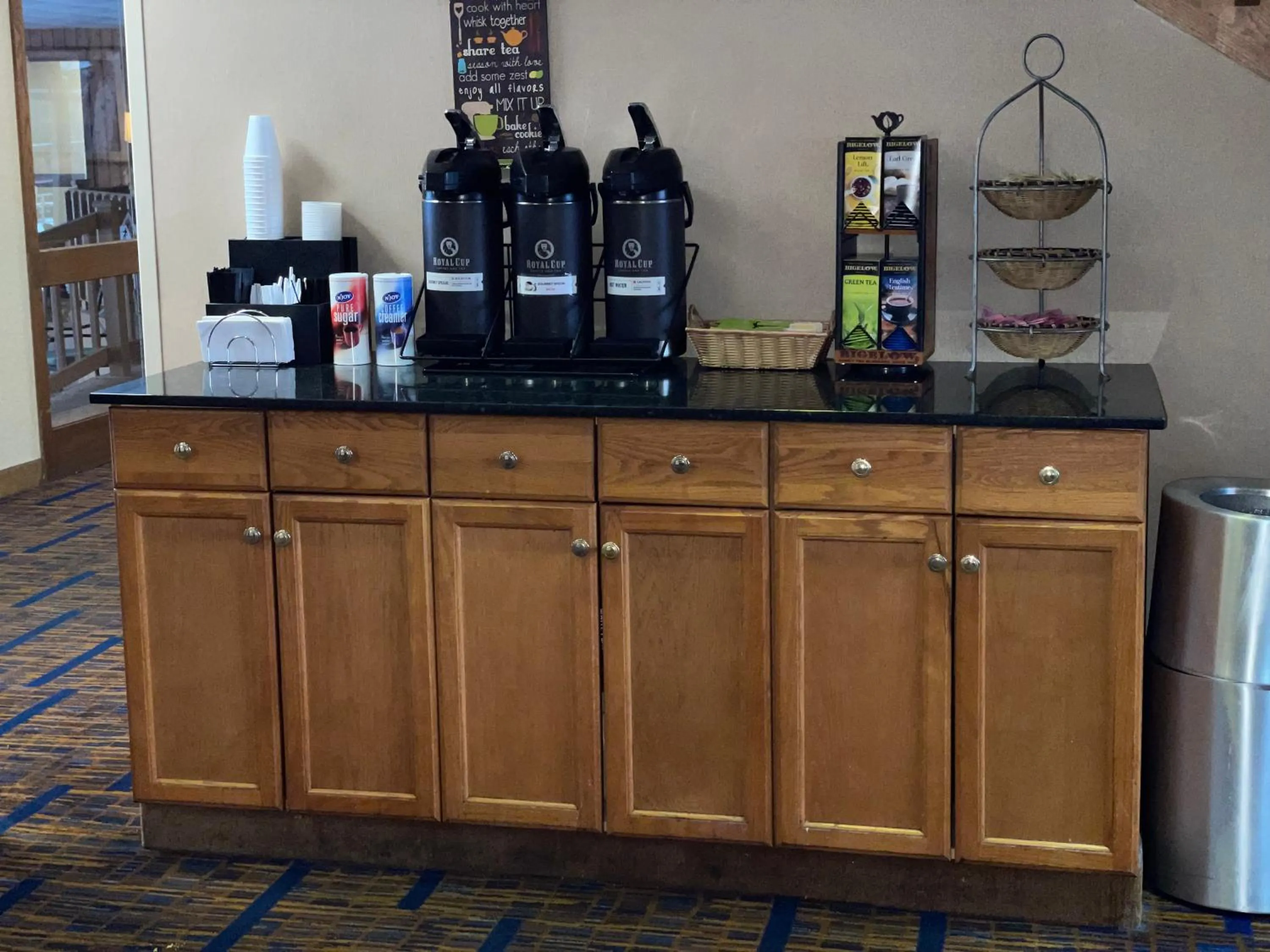 Coffee/tea facilities in Clarion Inn