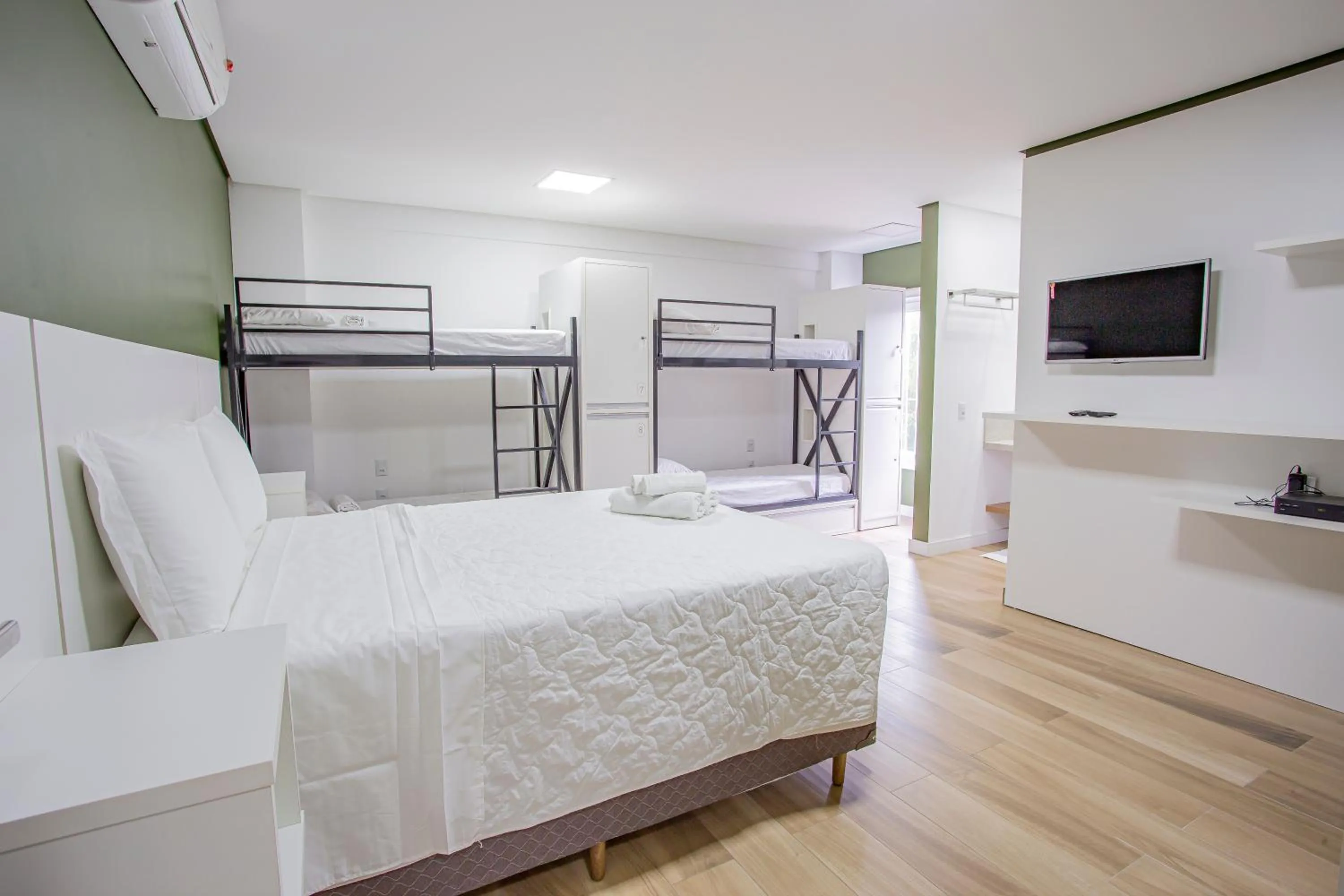 Photo of the whole room, Bed in Pousada Native