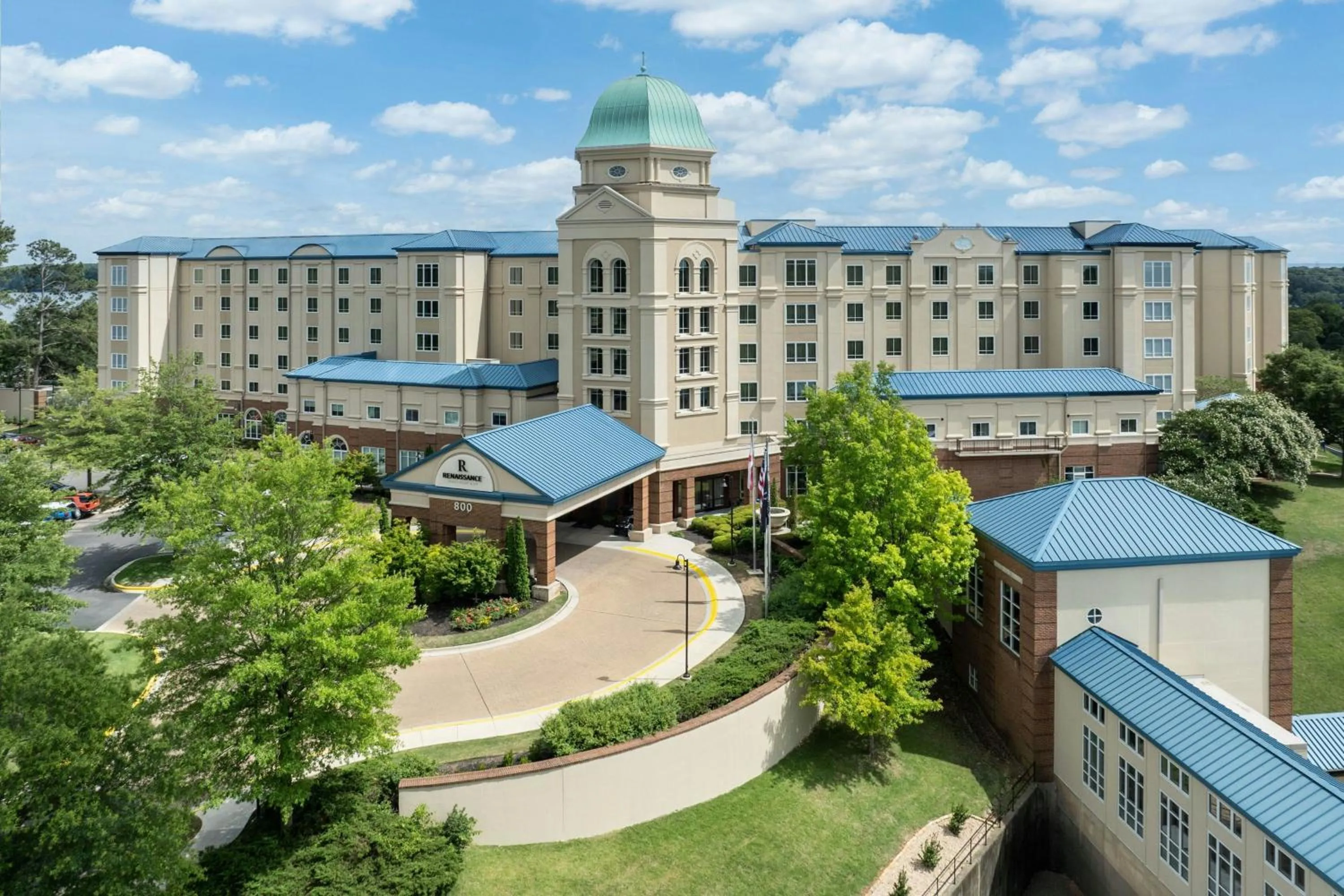 Property building in Renaissance Shoals Resort & Spa