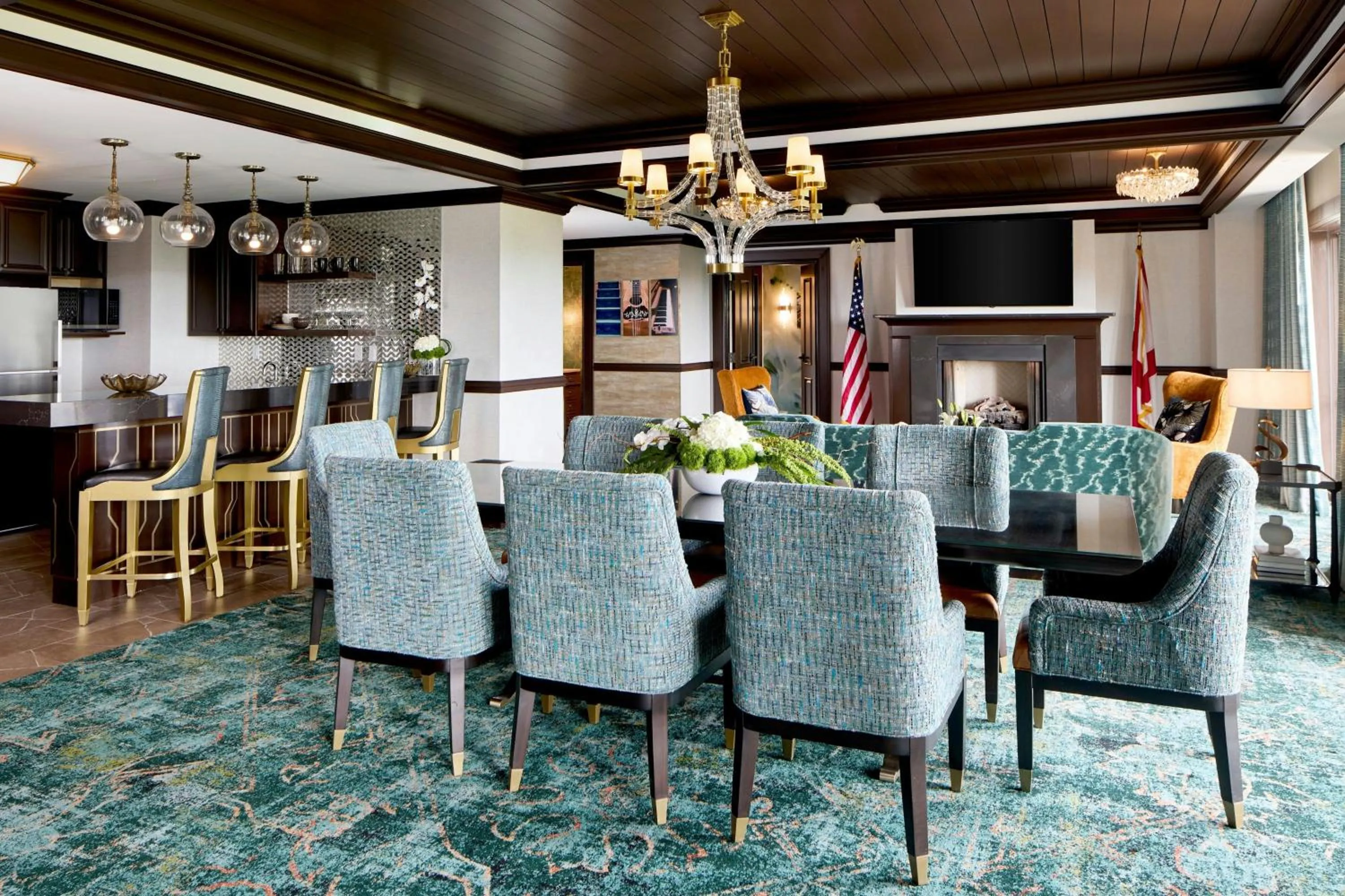 Photo of the whole room in Renaissance Shoals Resort & Spa