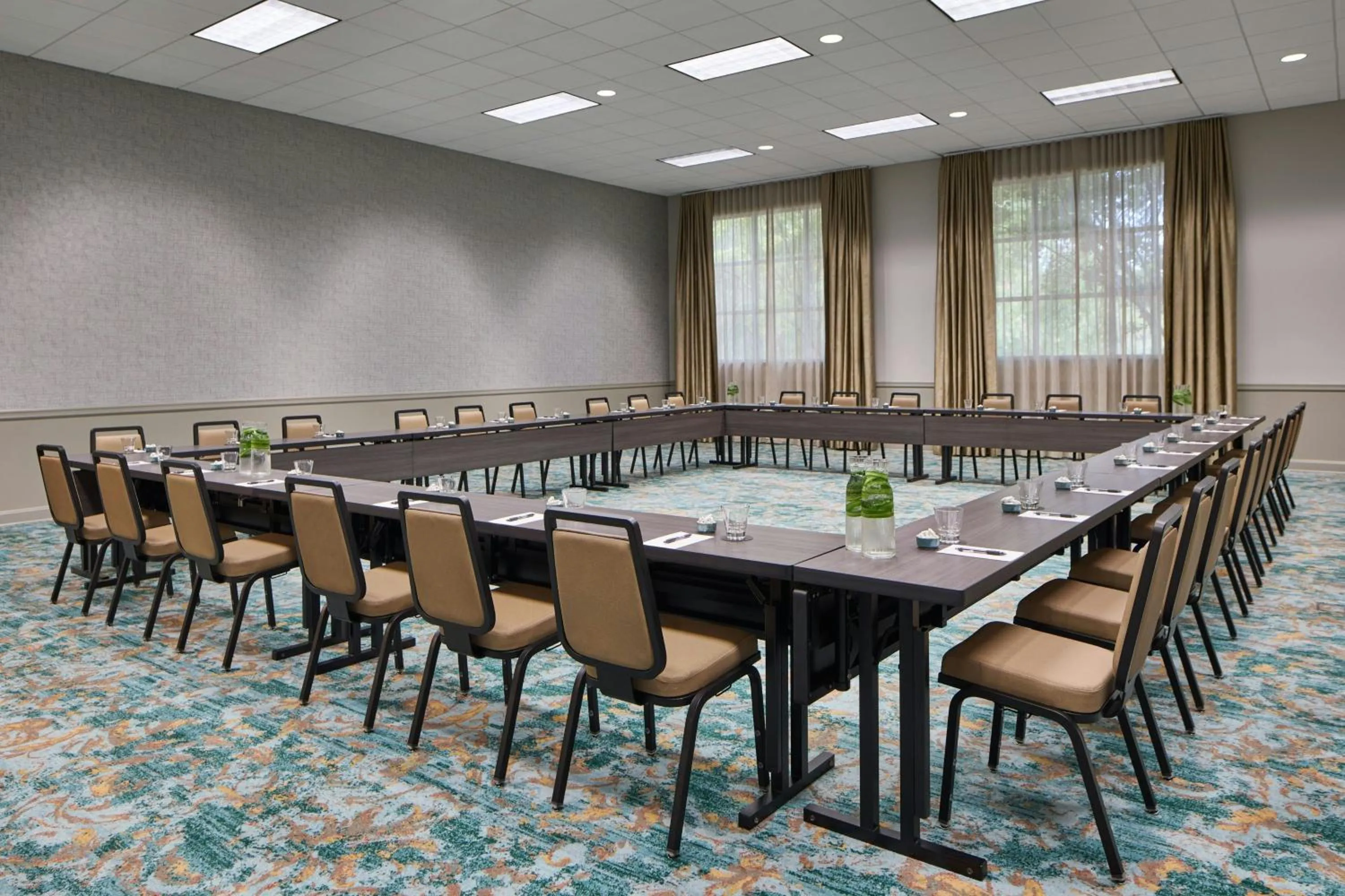 Meeting/conference room in Renaissance Shoals Resort & Spa