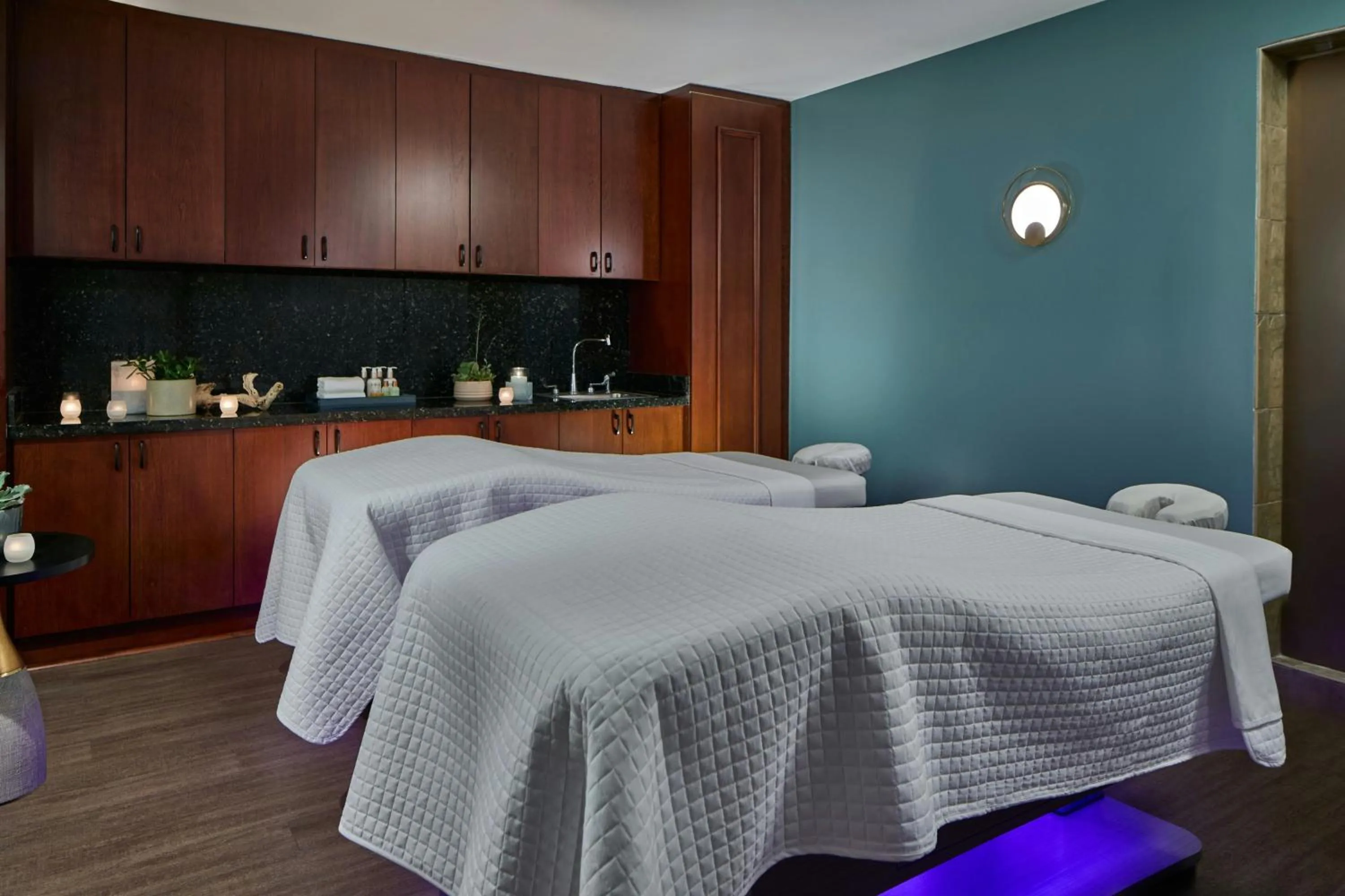 Spa and wellness centre/facilities, Bed in Renaissance Shoals Resort & Spa