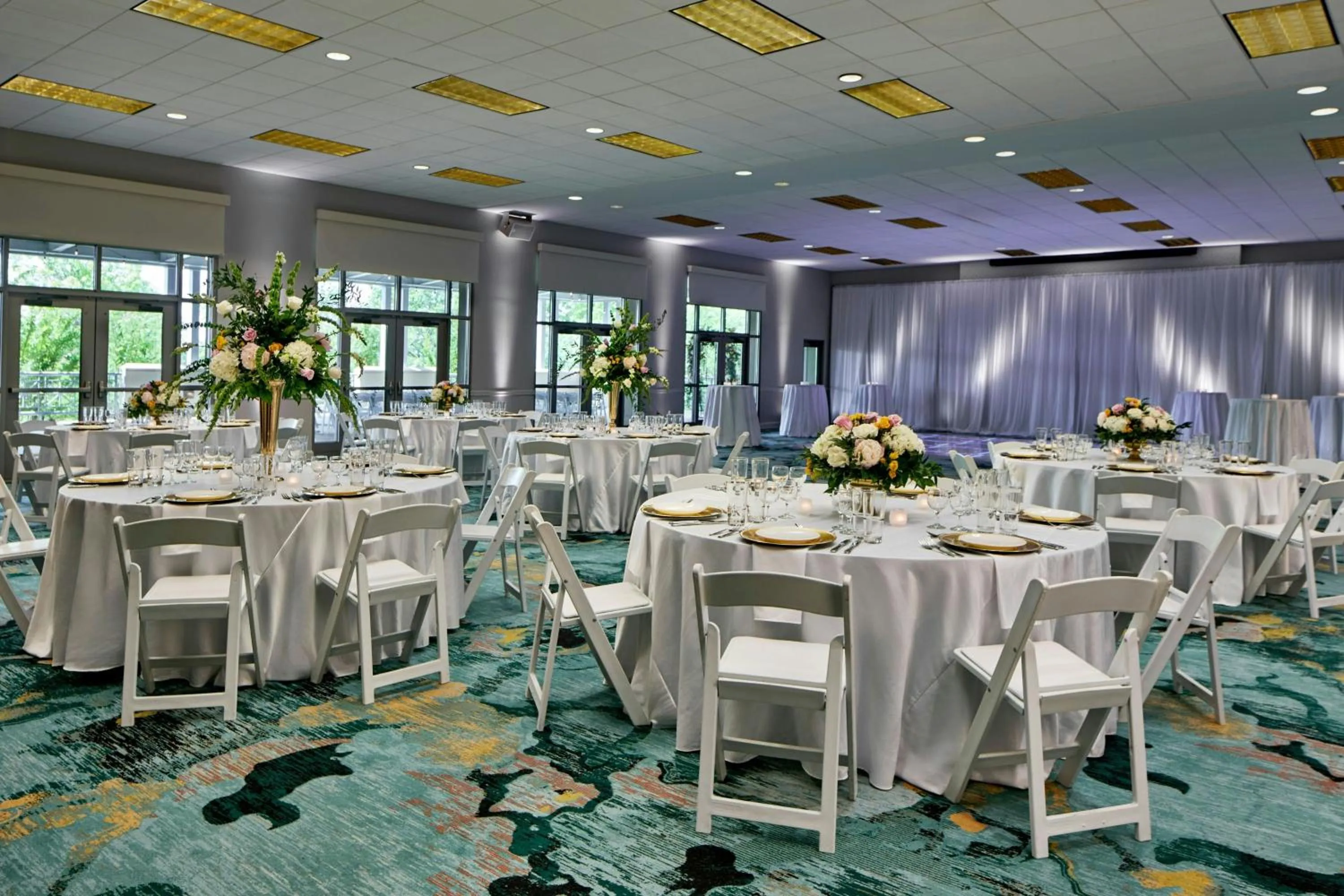 Lobby or reception in Renaissance Shoals Resort & Spa