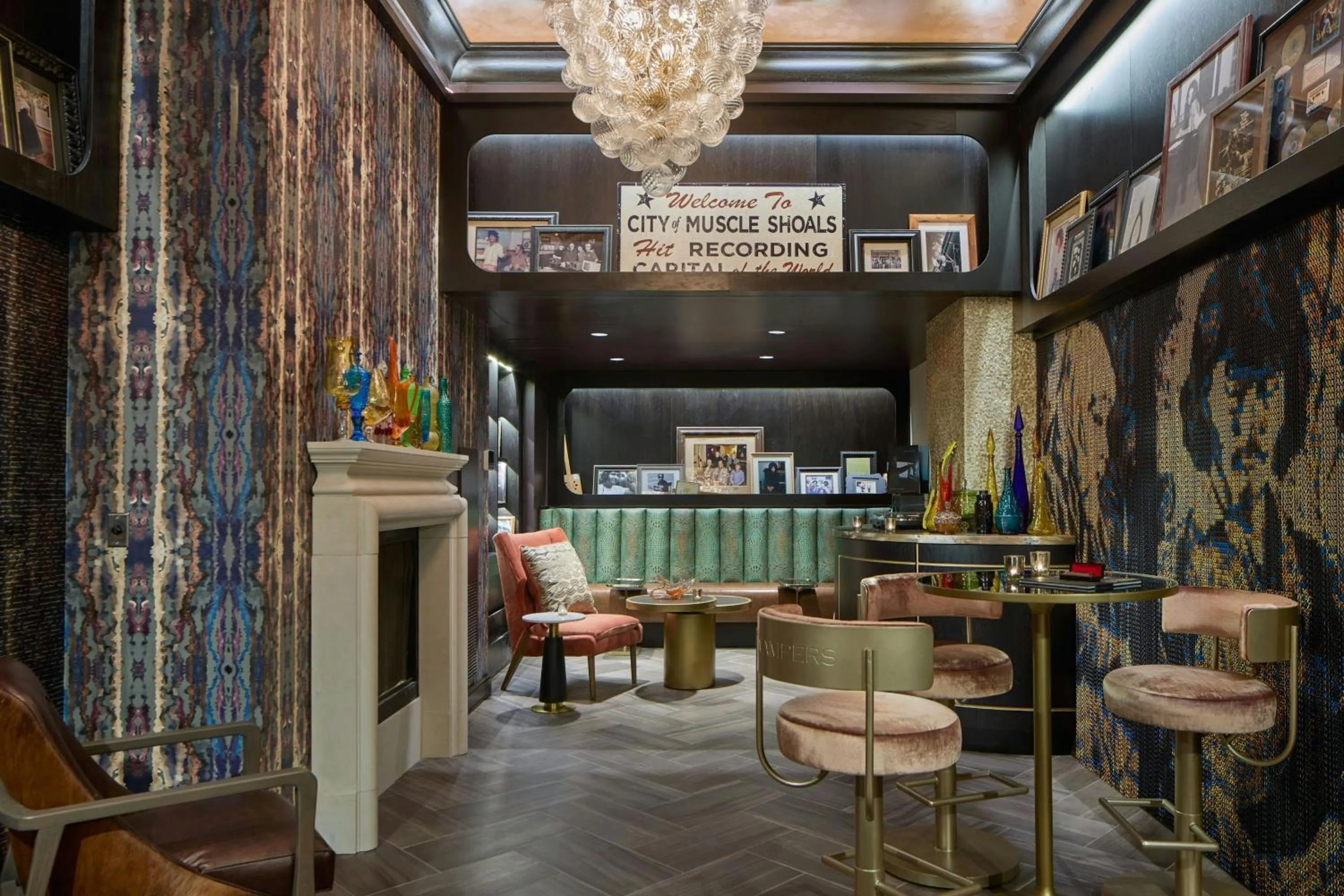 Restaurant/places to eat in Renaissance Shoals Resort & Spa