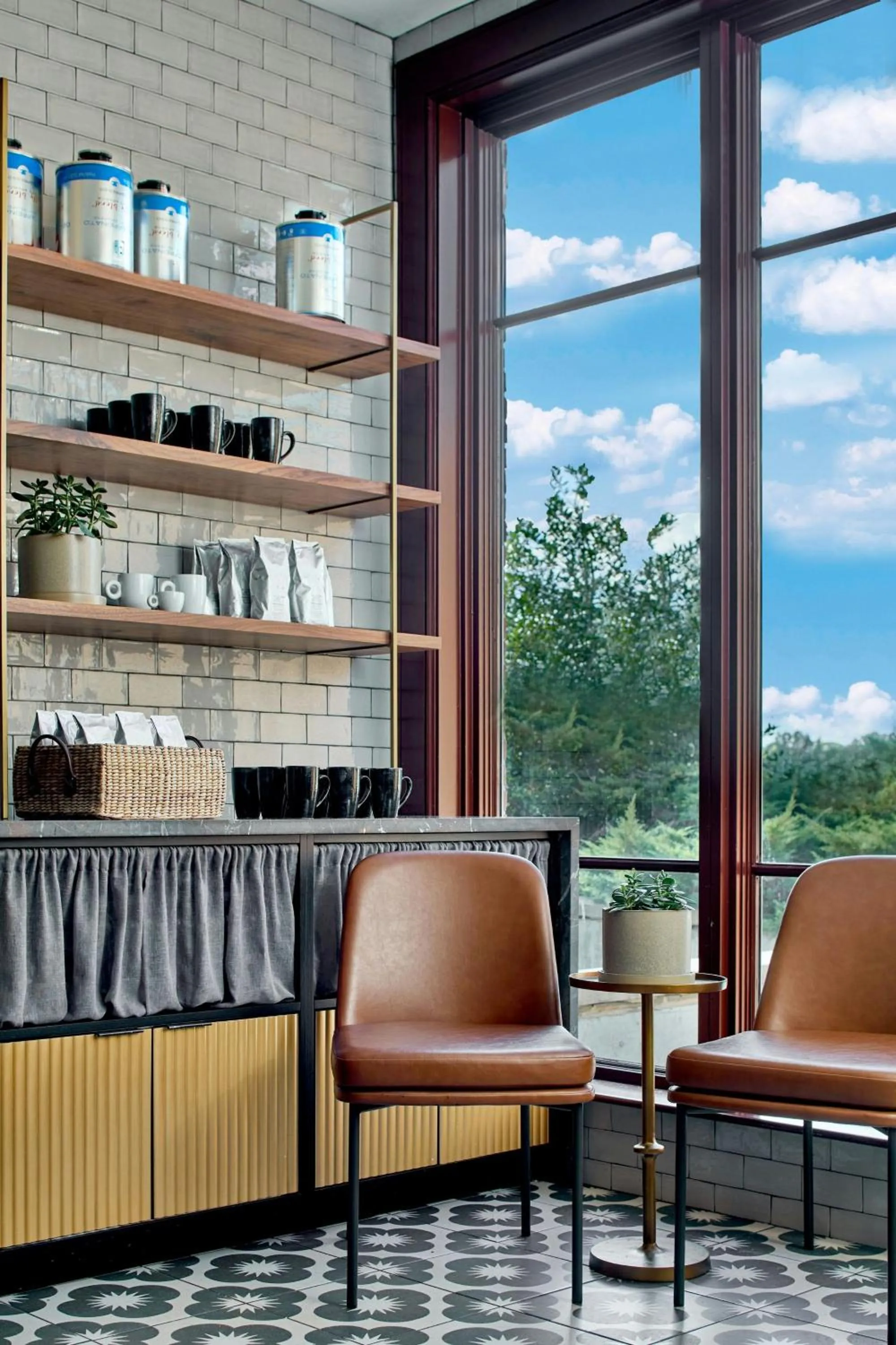 Restaurant/places to eat in Renaissance Shoals Resort & Spa