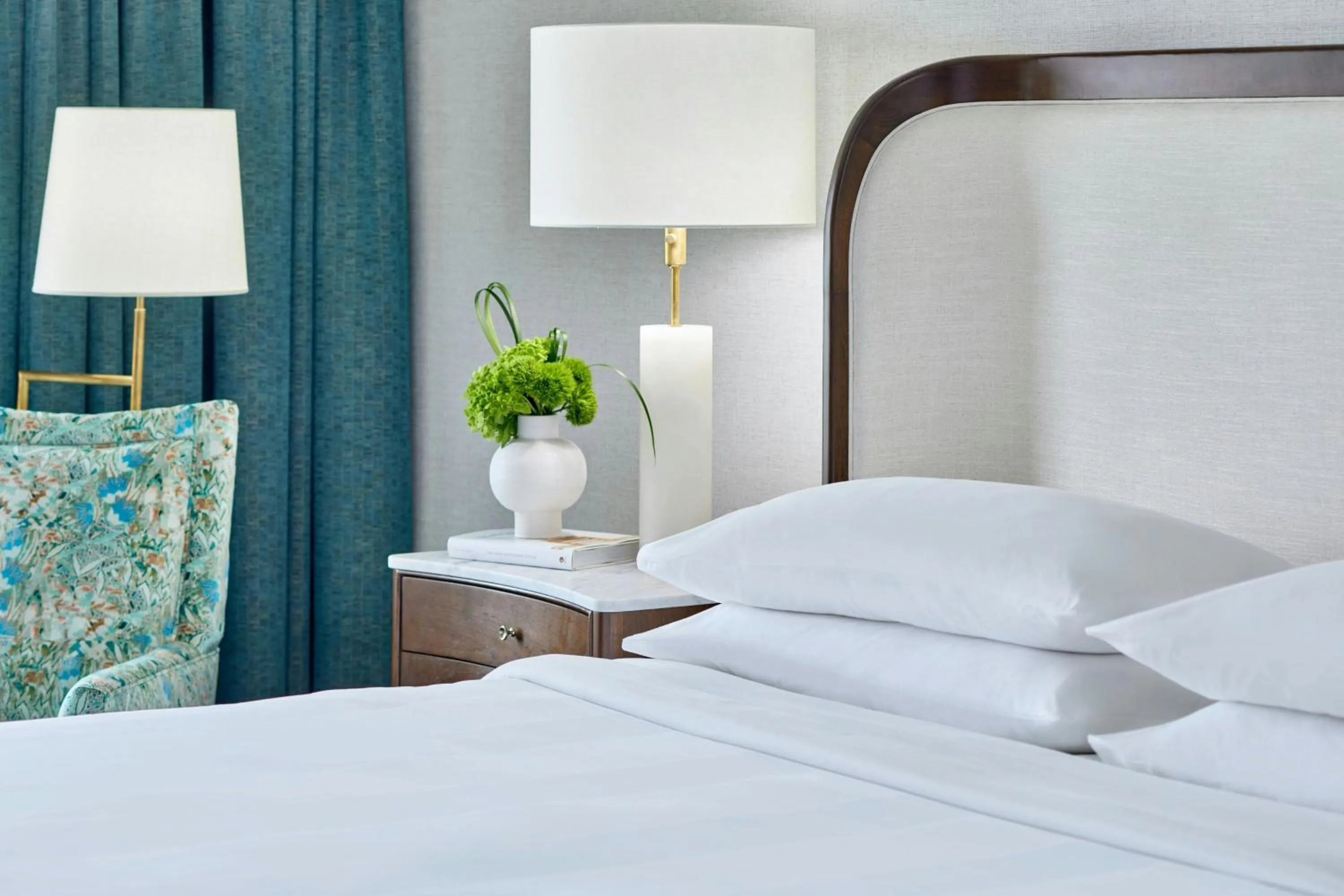 Bedroom, Bed in Renaissance Shoals Resort & Spa