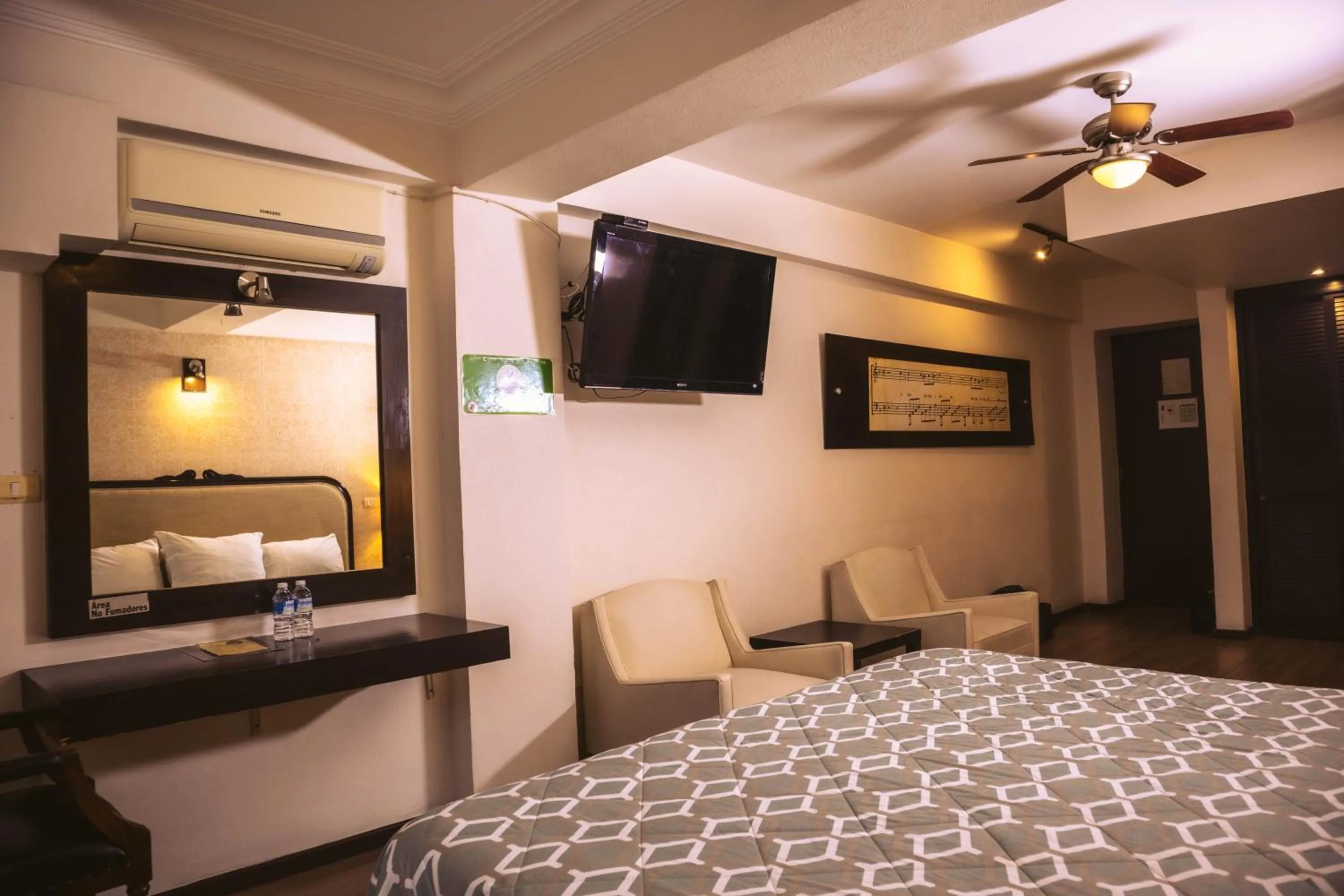 Photo of the whole room, Bed in Hotel Clara Luna