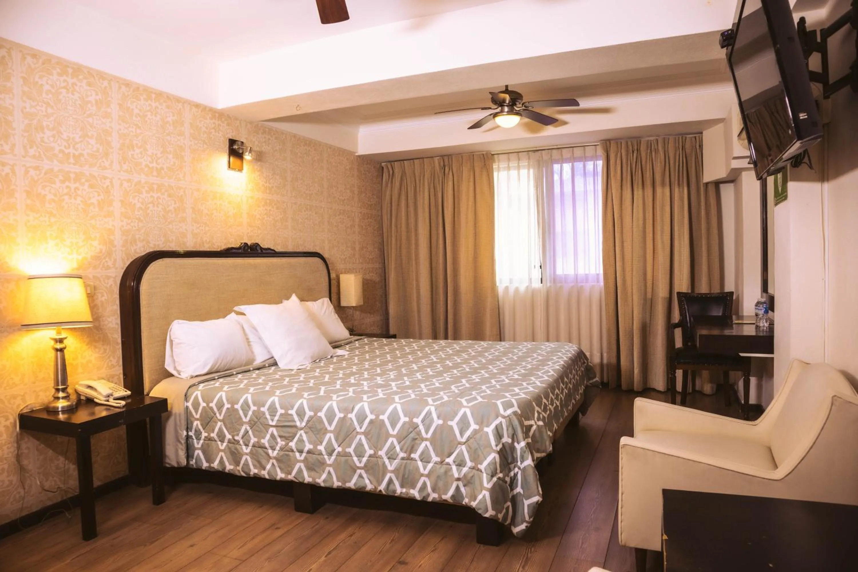 Bedroom, Bed in Hotel Clara Luna