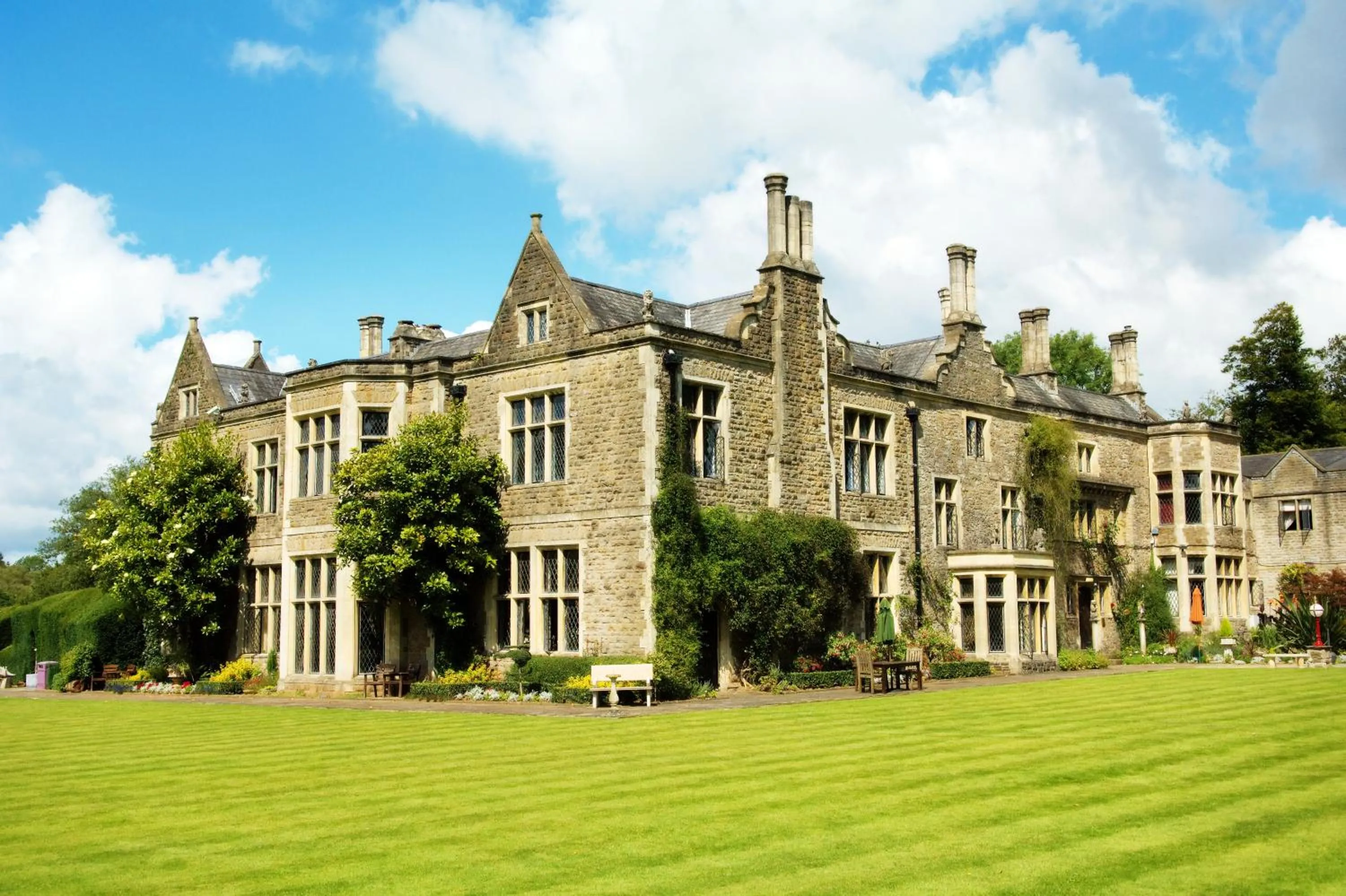 Miskin Manor Hotel