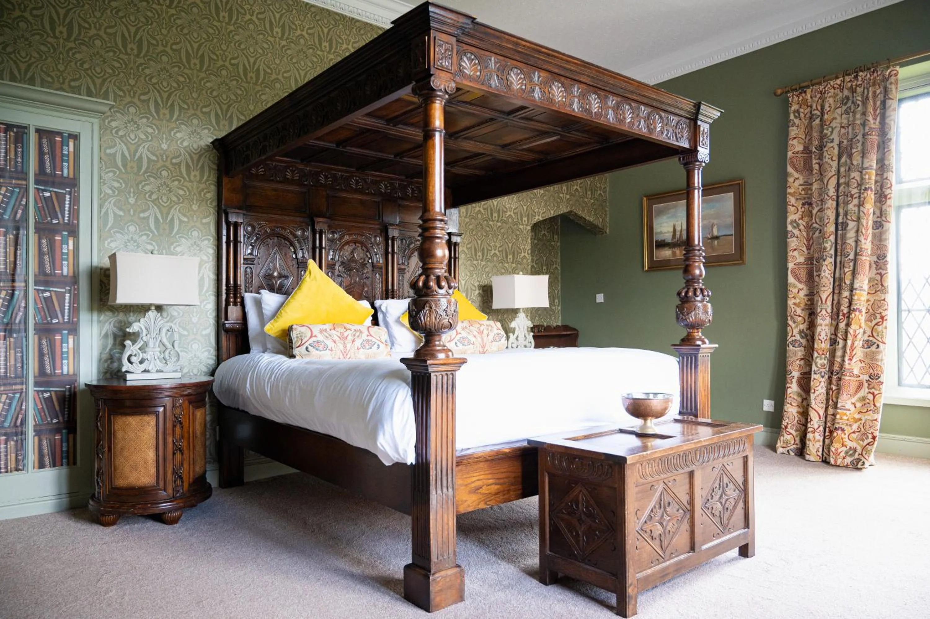 Property building in Miskin Manor Hotel