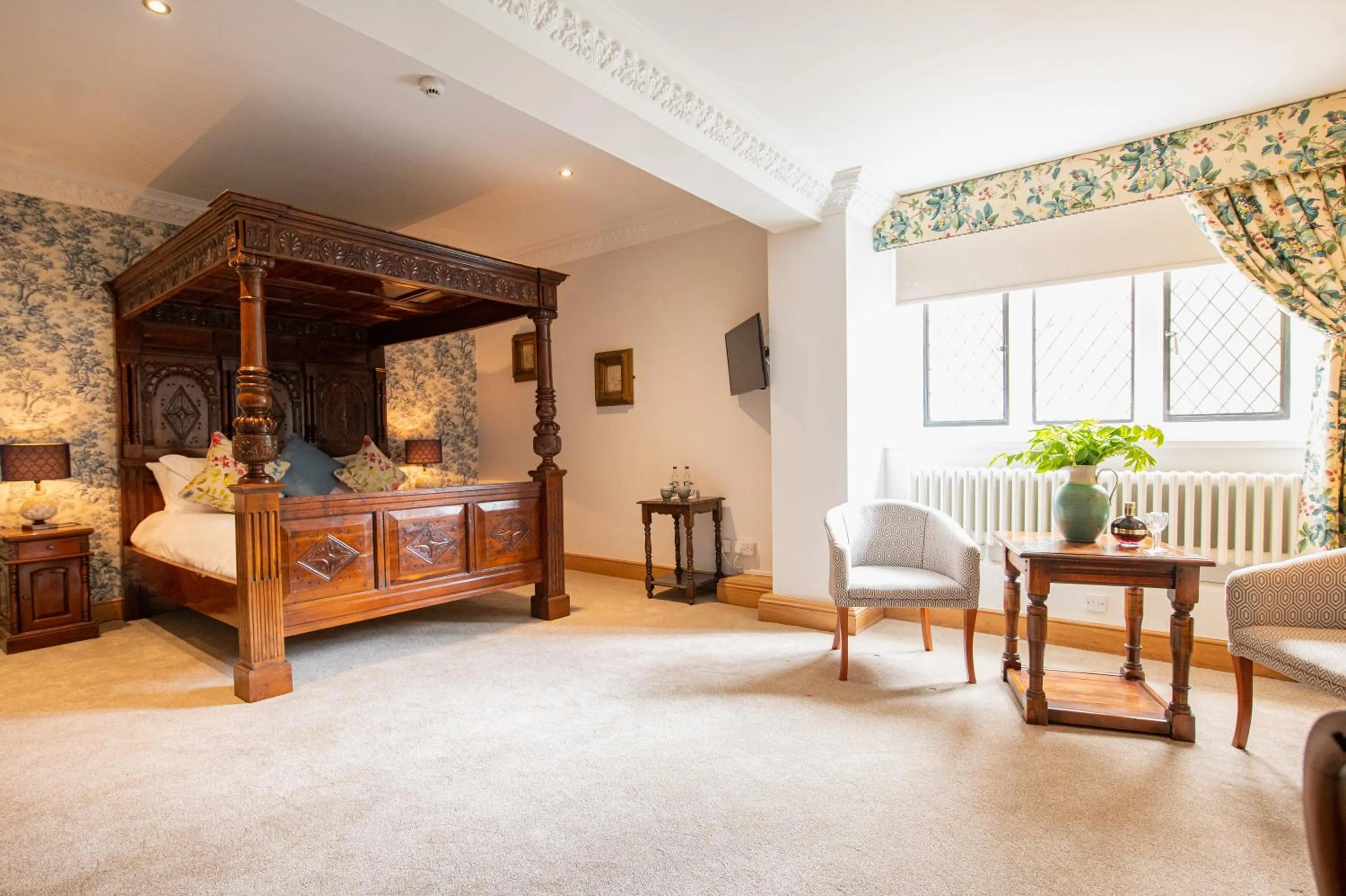 Property building in Miskin Manor Hotel