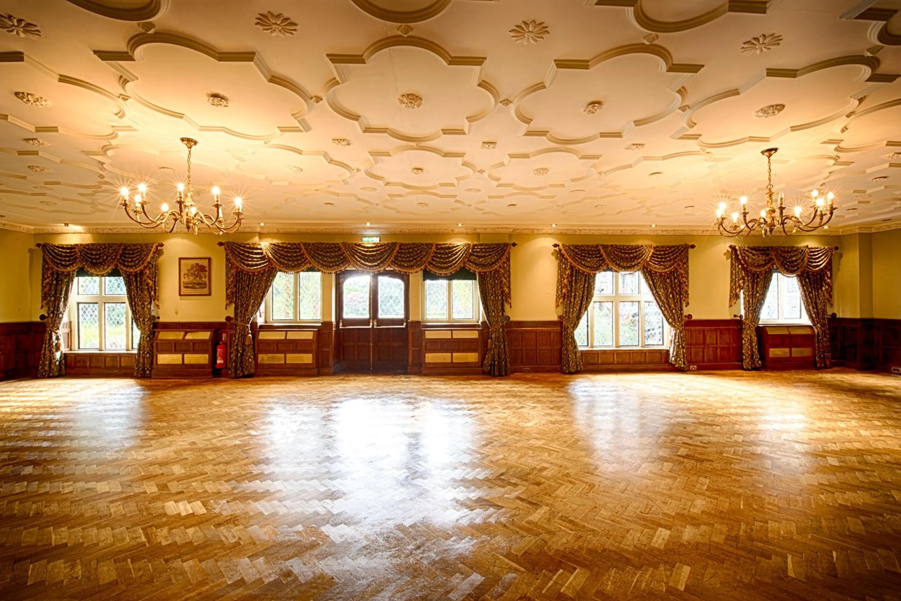 Banquet/Function facilities in Miskin Manor Hotel