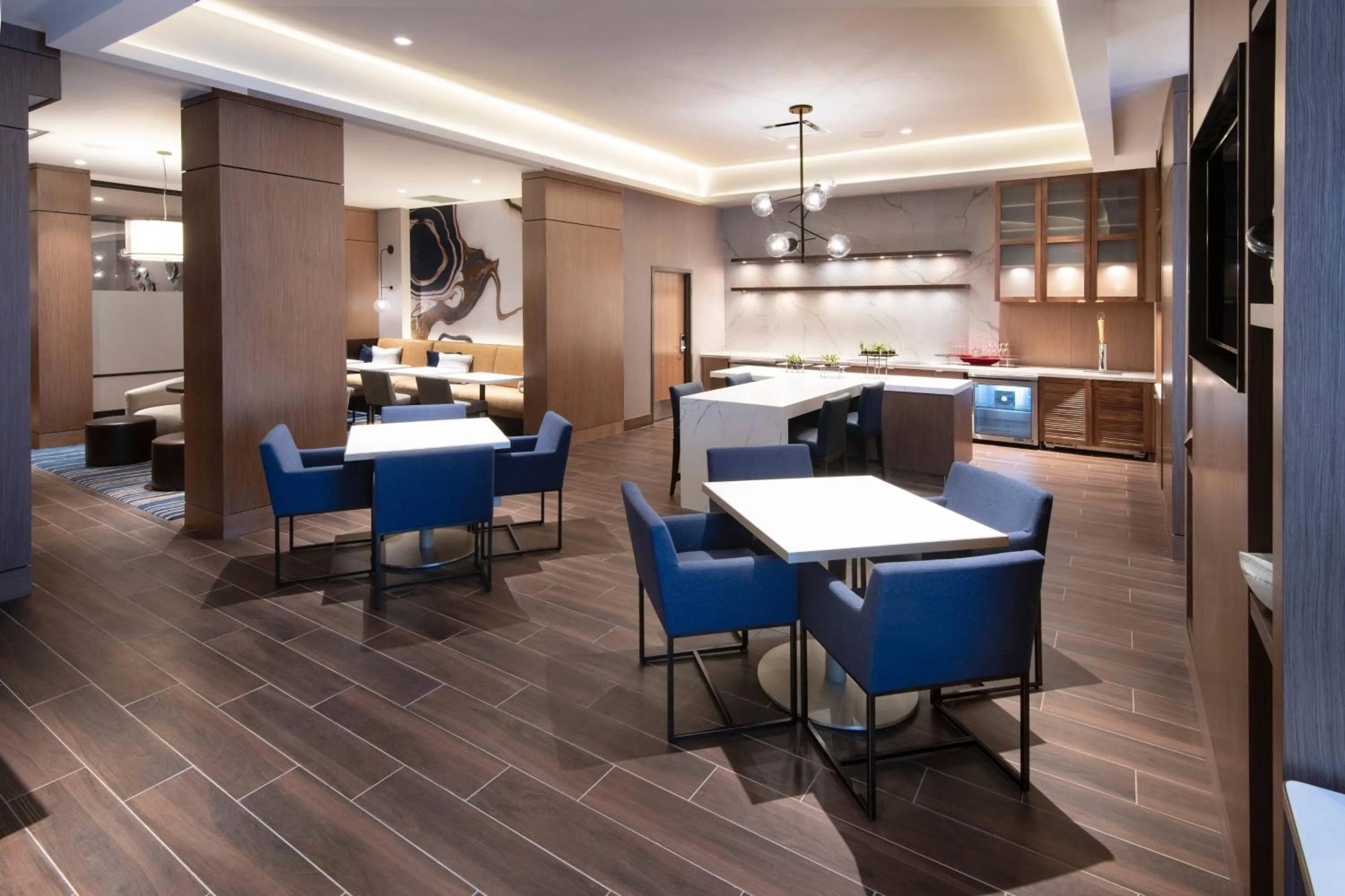 Lounge or bar in Madison Marriott West