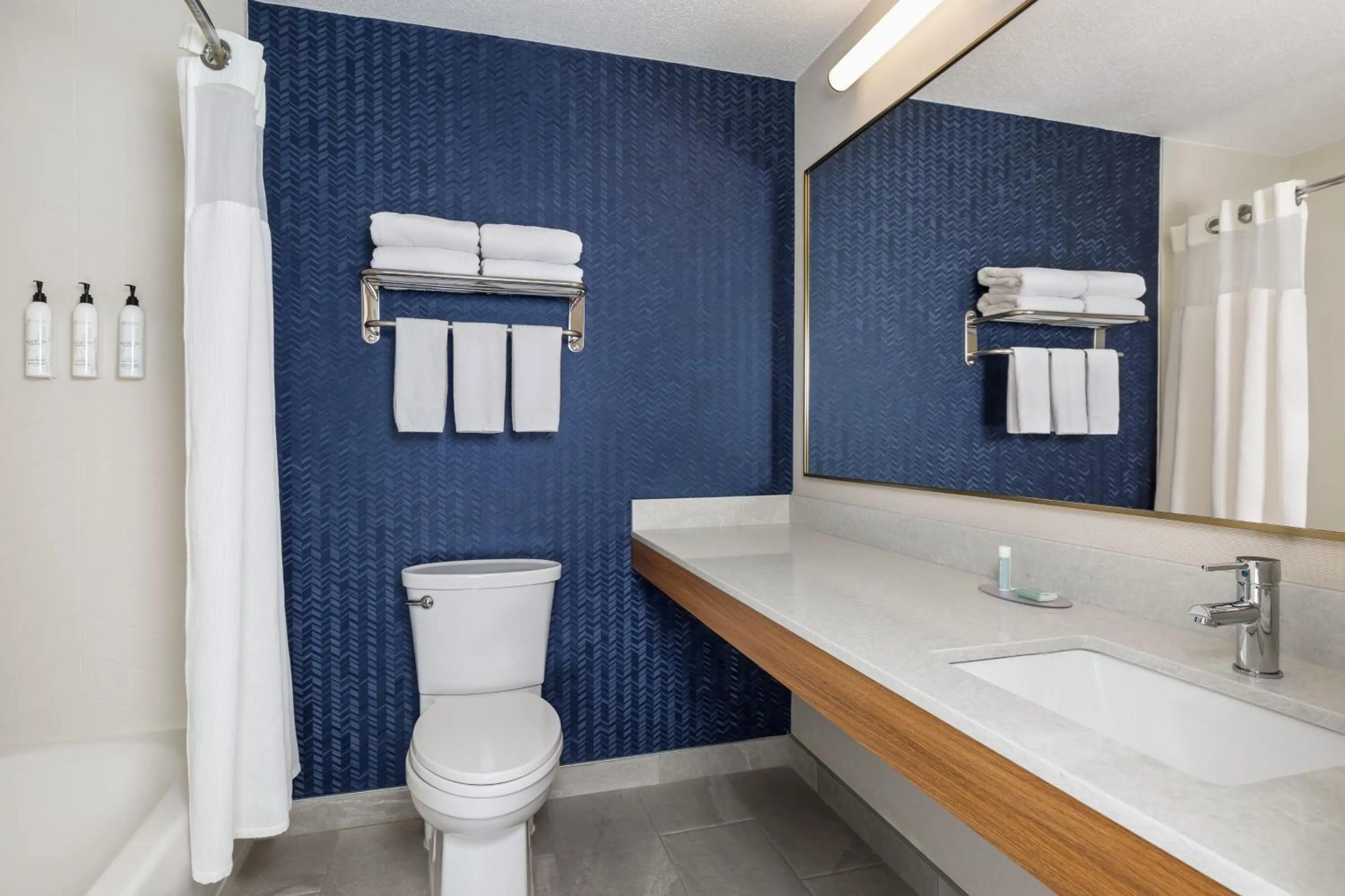 Bathroom in Fairfield Inn & Suites Minneapolis Burnsville