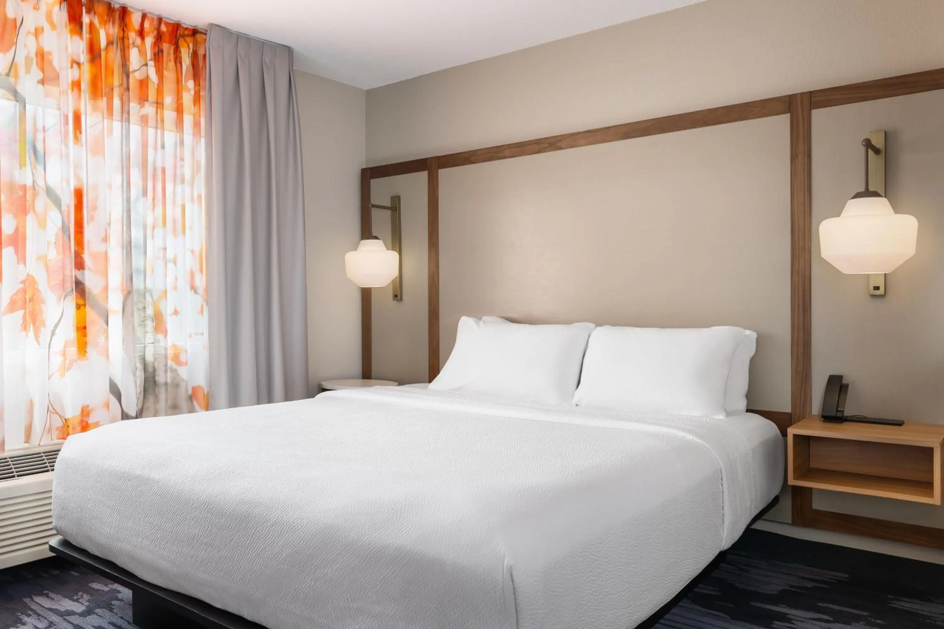 Photo of the whole room, Bed in Fairfield Inn & Suites Minneapolis Burnsville